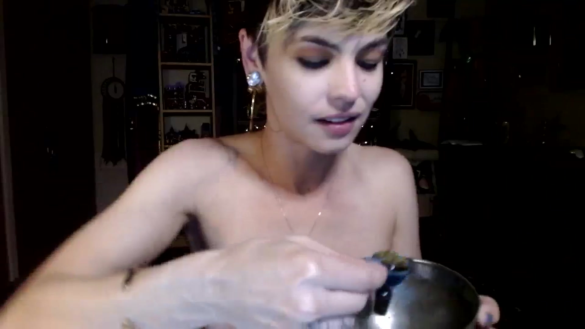 Gallery image thumbnail from Ancored's myfreecams stream on, 09/14/2023, 01:16 image 10 of 20
