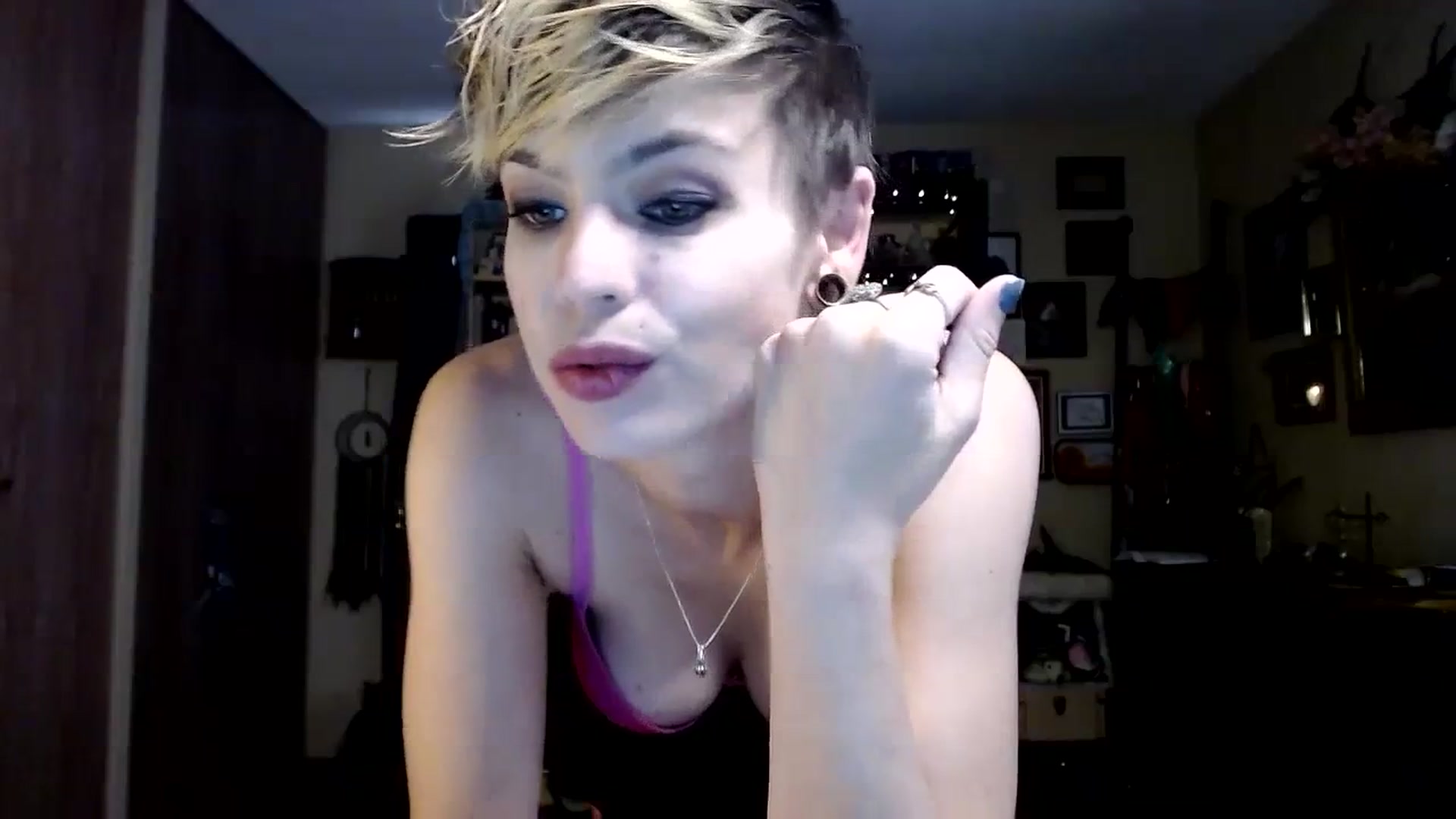 Gallery image thumbnail from Ancored's myfreecams stream on, 09/15/2023, 19:31 image 19 of 20