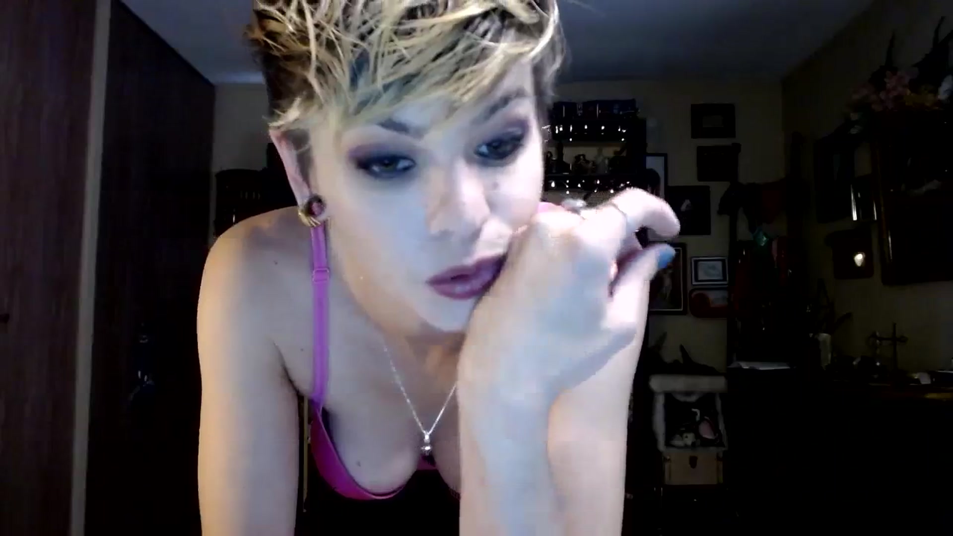Gallery image thumbnail from Ancored's myfreecams stream on, 09/15/2023, 19:31 image 18 of 20
