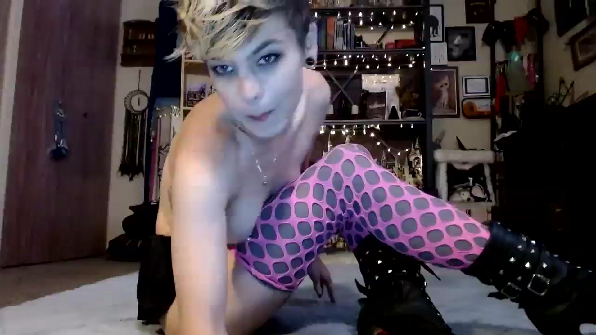 Gallery image thumbnail from Ancored's myfreecams stream on, 09/15/2023, 19:31 image 5 of 20