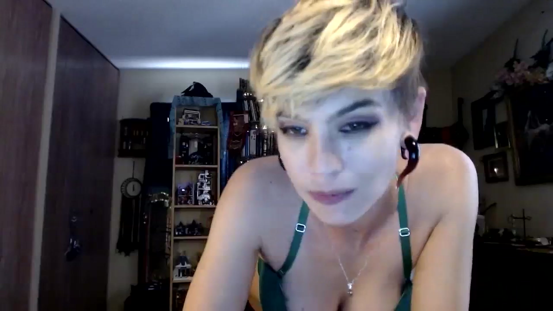 Gallery image thumbnail from Ancored's myfreecams stream on, 09/20/2023, 21:22 image 14 of 20