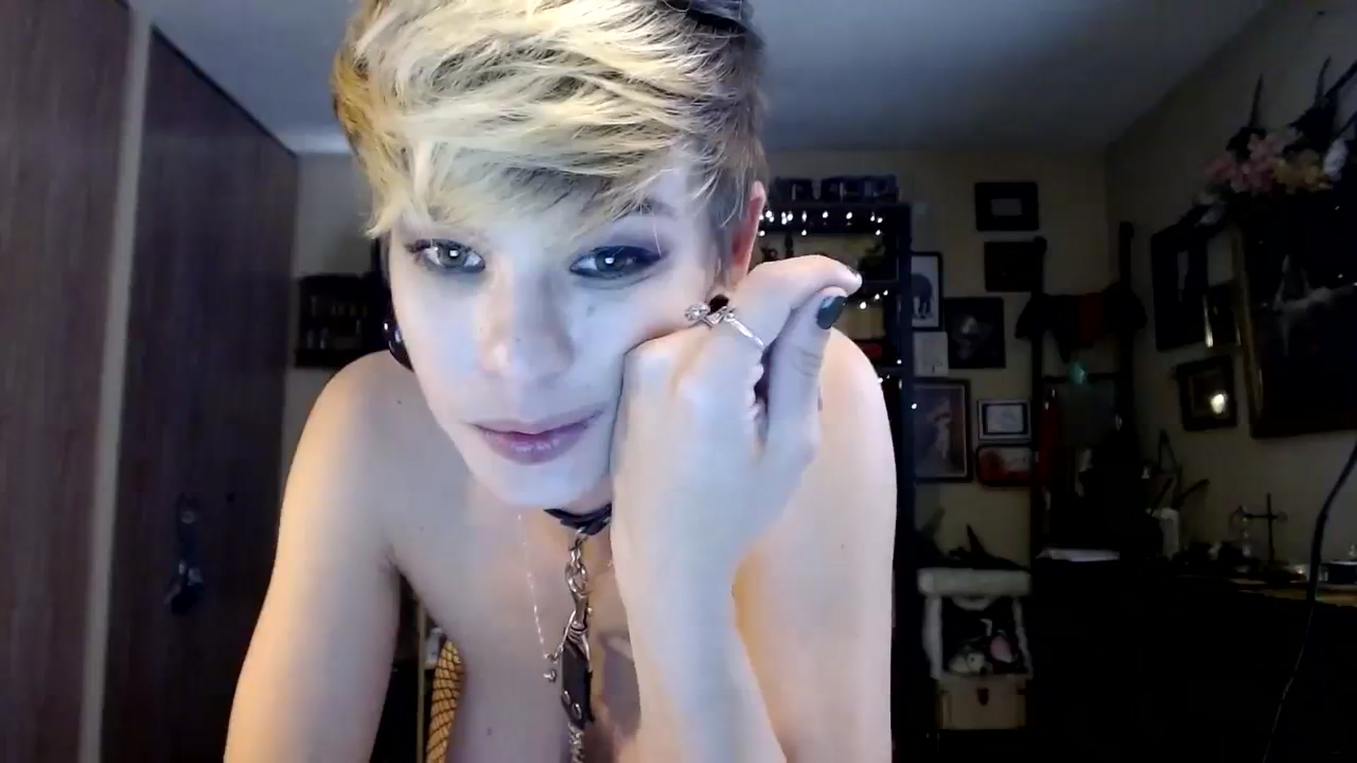 Gallery image thumbnail from Ancored's myfreecams stream on, 09/20/2023, 21:22 image 17 of 20