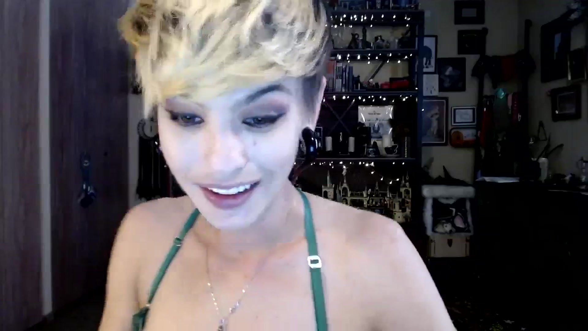 Gallery image thumbnail from Ancored's myfreecams stream on, 09/20/2023, 21:22 image 11 of 20