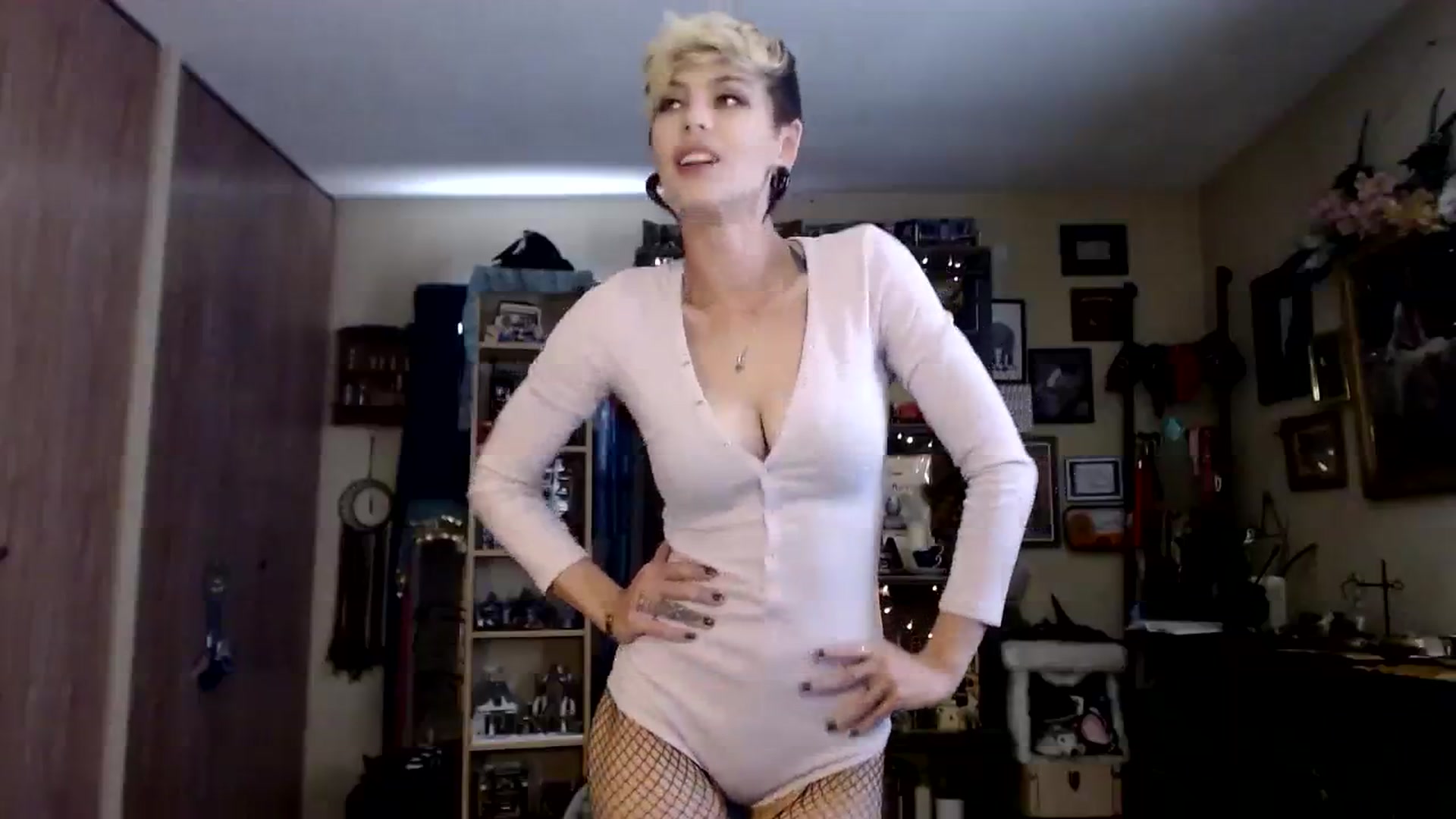 Gallery image thumbnail from Ancored's myfreecams stream on, 09/20/2023, 21:22 image 2 of 20