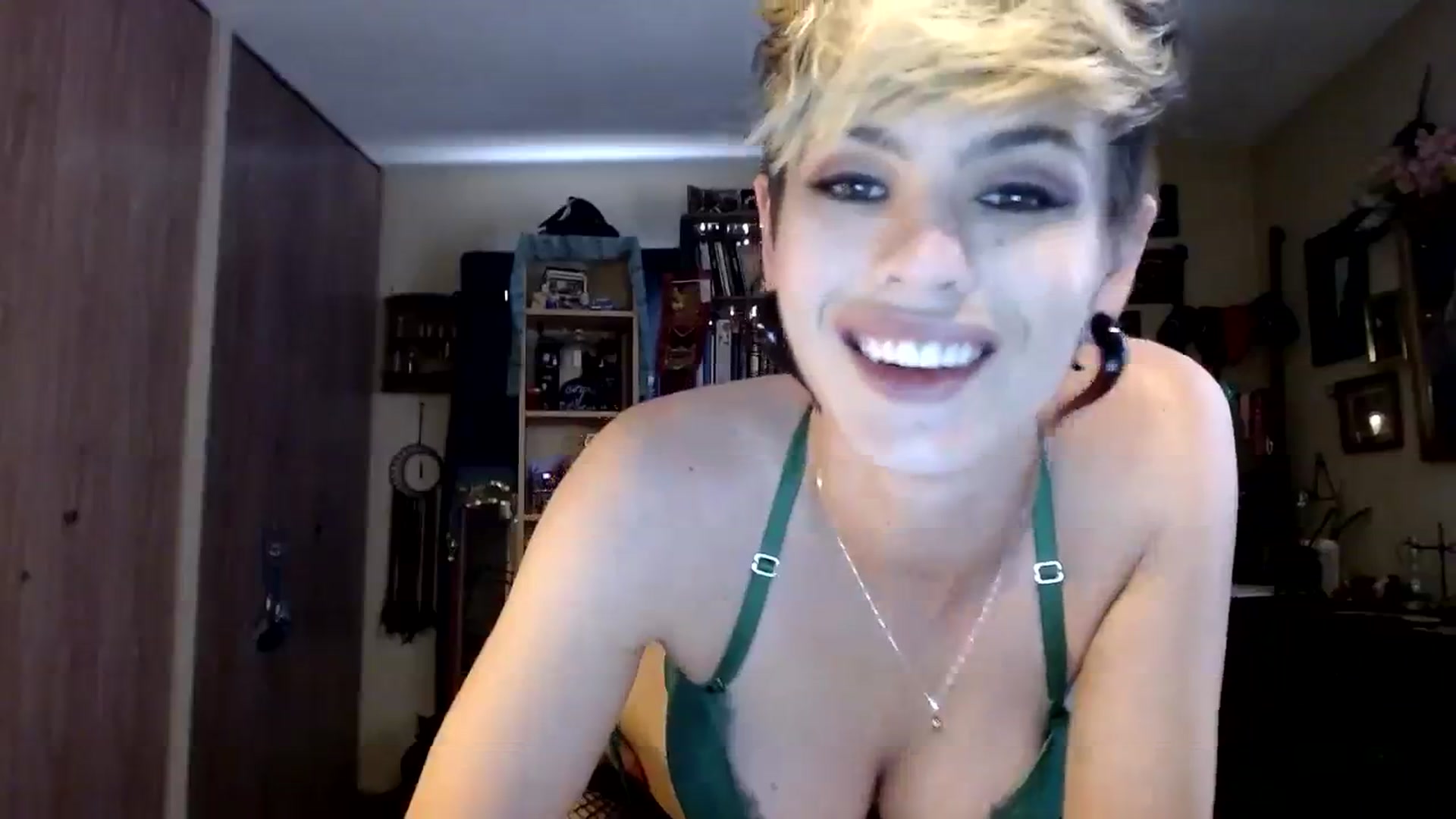Gallery image thumbnail from Ancored's myfreecams stream on, 09/20/2023, 21:22 image 8 of 20