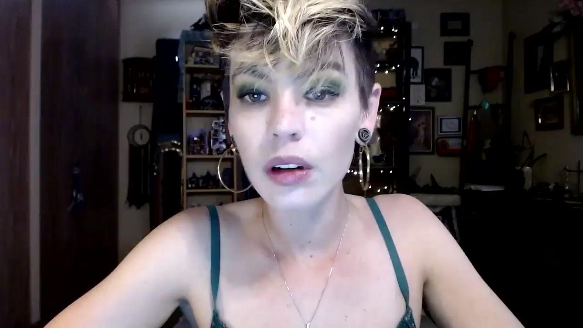 Gallery image thumbnail from Ancored's myfreecams stream on, 09/24/2023, 22:59 image 1 of 20