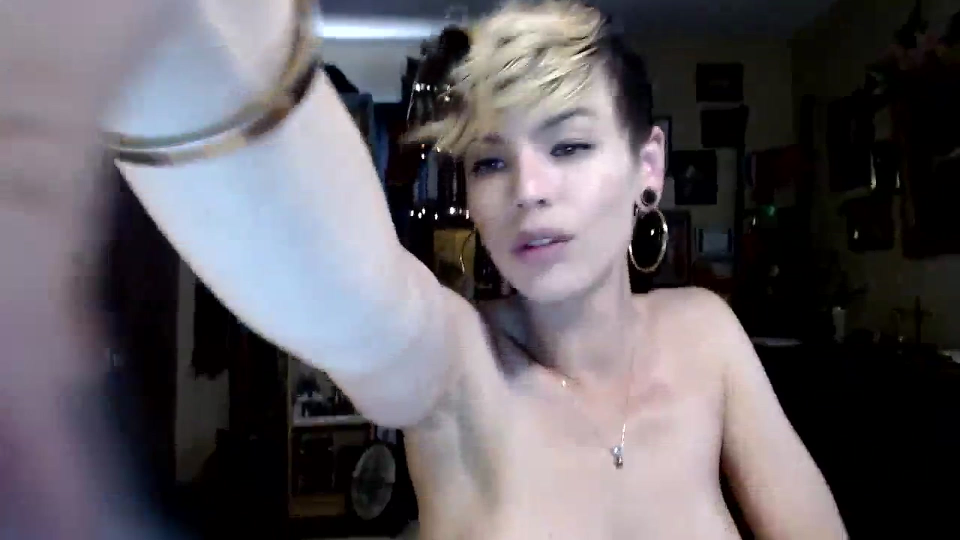 Gallery image thumbnail from Ancored's myfreecams stream on, 09/26/2023, 20:57 image 9 of 20