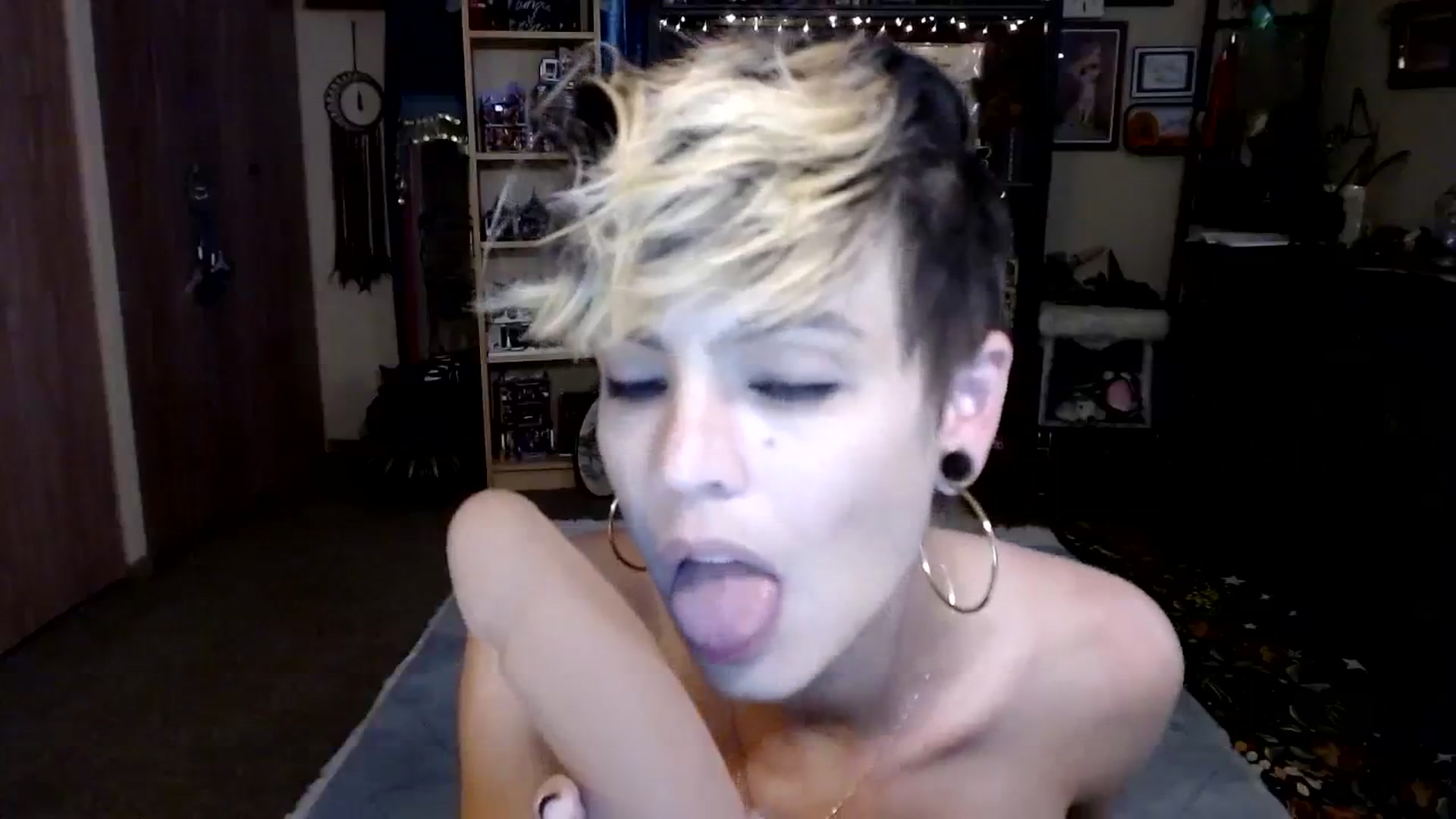 Gallery image thumbnail from Ancored's myfreecams stream on, 09/26/2023, 20:57 image 15 of 20
