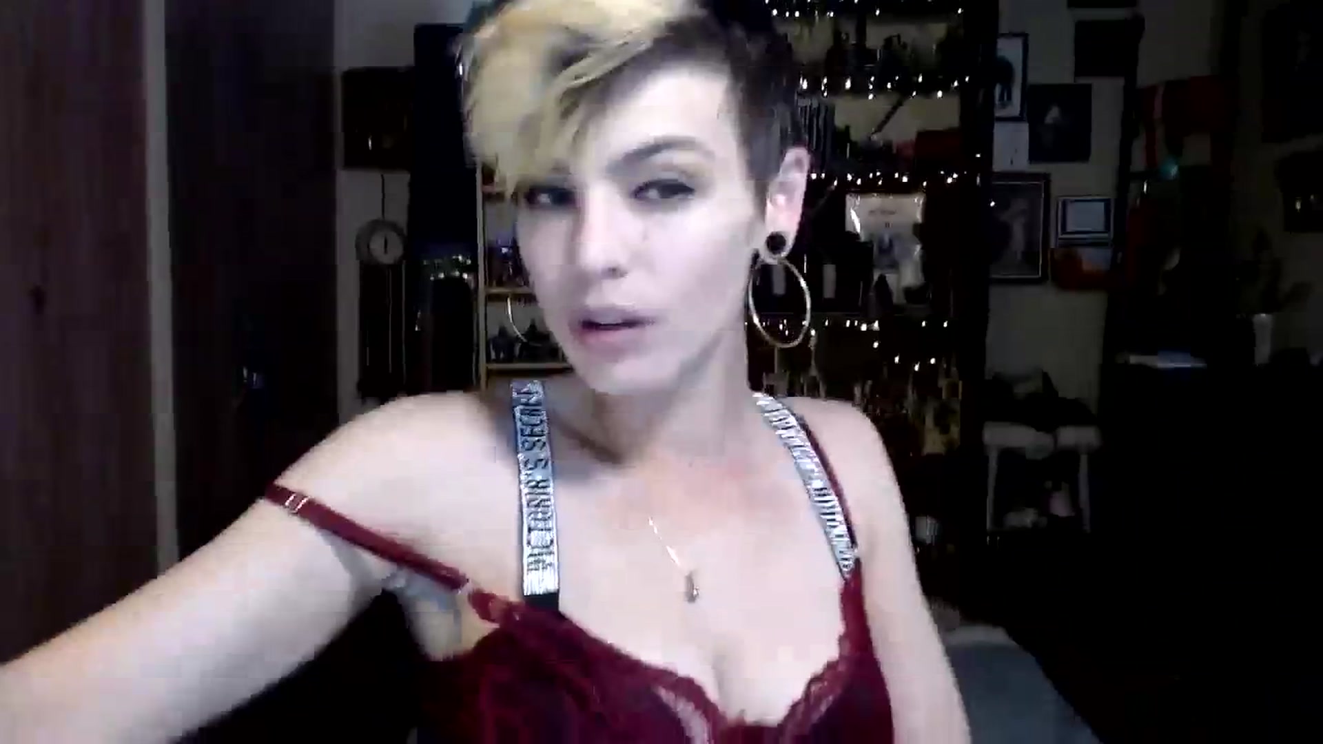 Gallery image thumbnail from Ancored's myfreecams stream on, 09/27/2023, 20:40 image 10 of 20