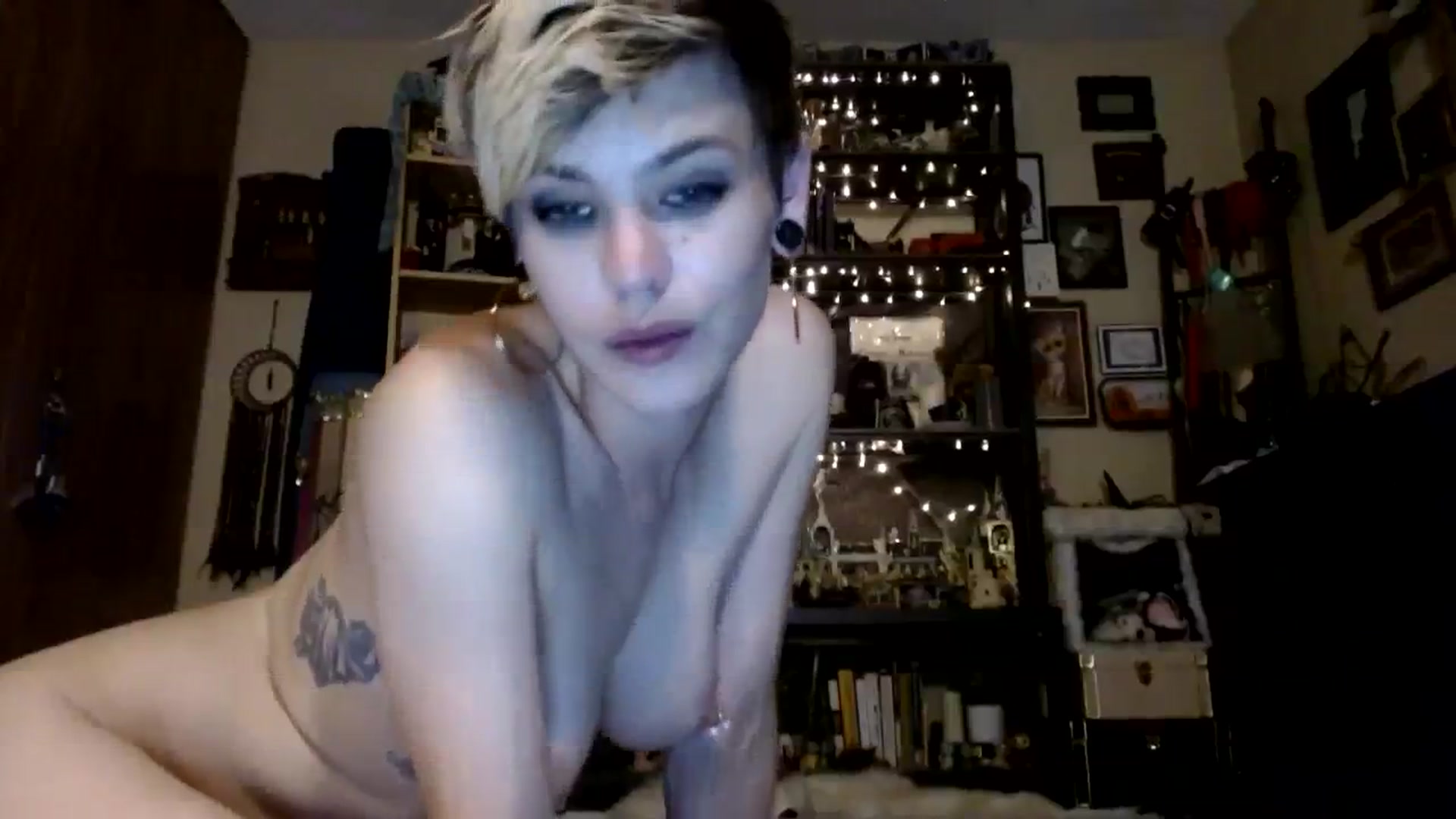 Gallery image thumbnail from Ancored's myfreecams stream on, 09/29/2023, 04:32 image 15 of 20