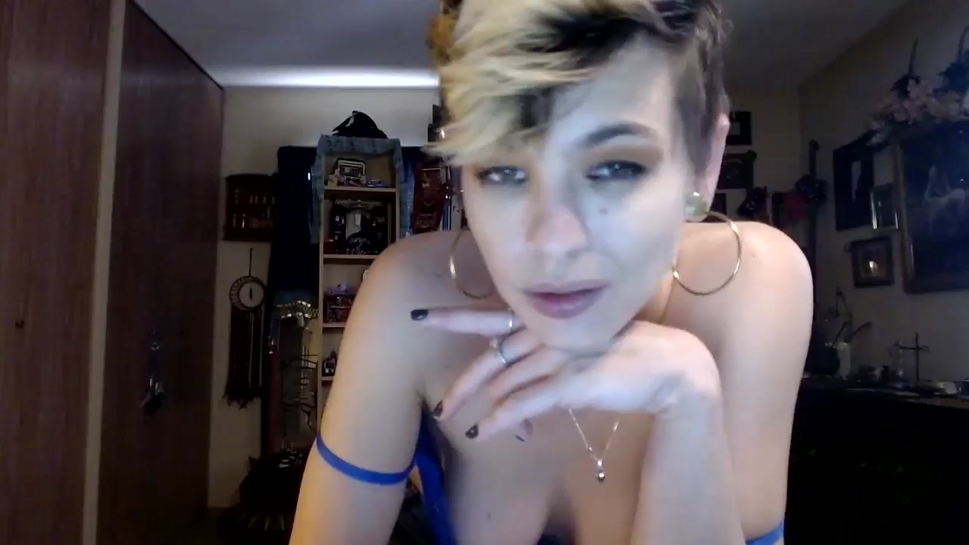 Gallery image thumbnail from Ancored's myfreecams stream on, 09/29/2023, 21:06 image 17 of 20