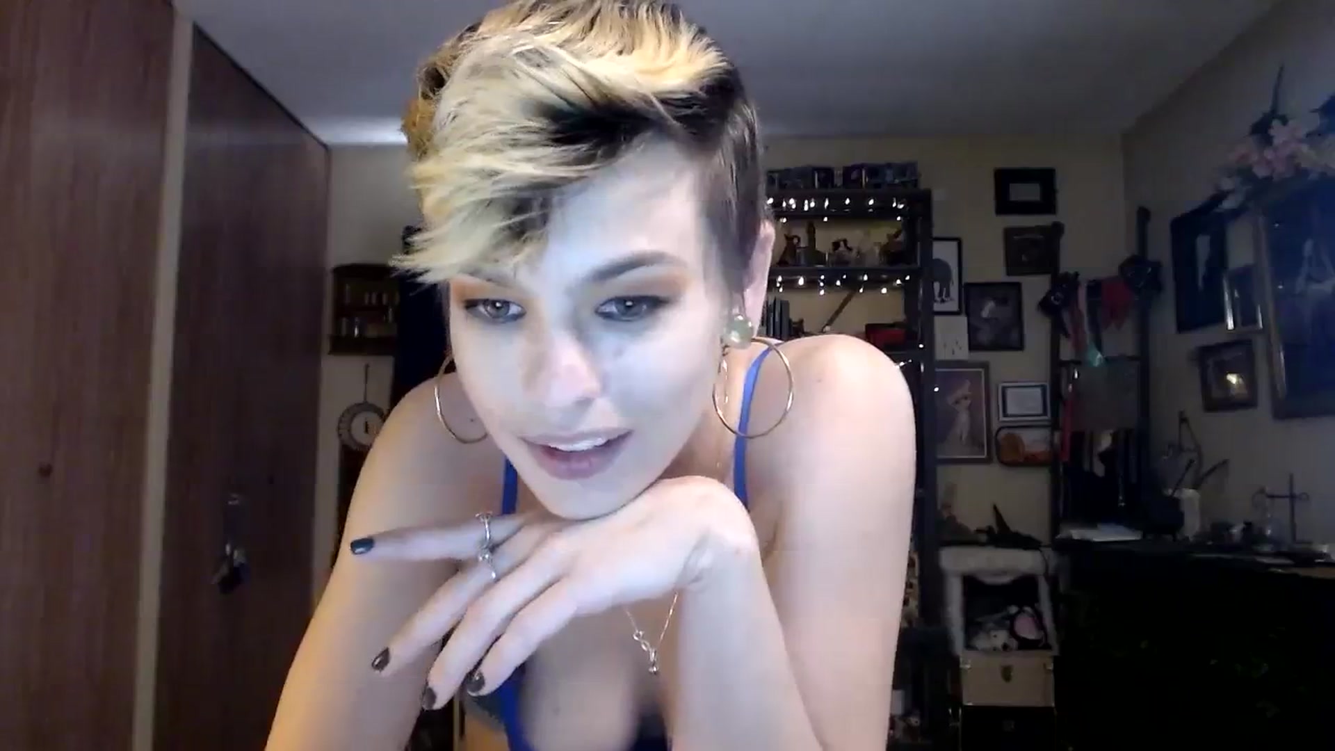 Gallery image thumbnail from Ancored's myfreecams stream on, 09/29/2023, 21:06 image 15 of 20