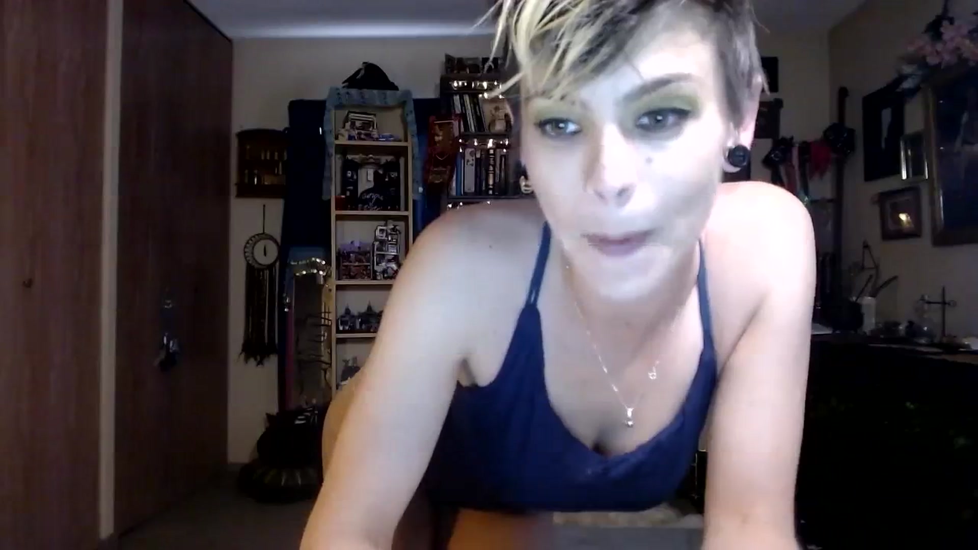 Gallery image thumbnail from Ancored's myfreecams stream on, 10/01/2023, 24:01 image 8 of 20