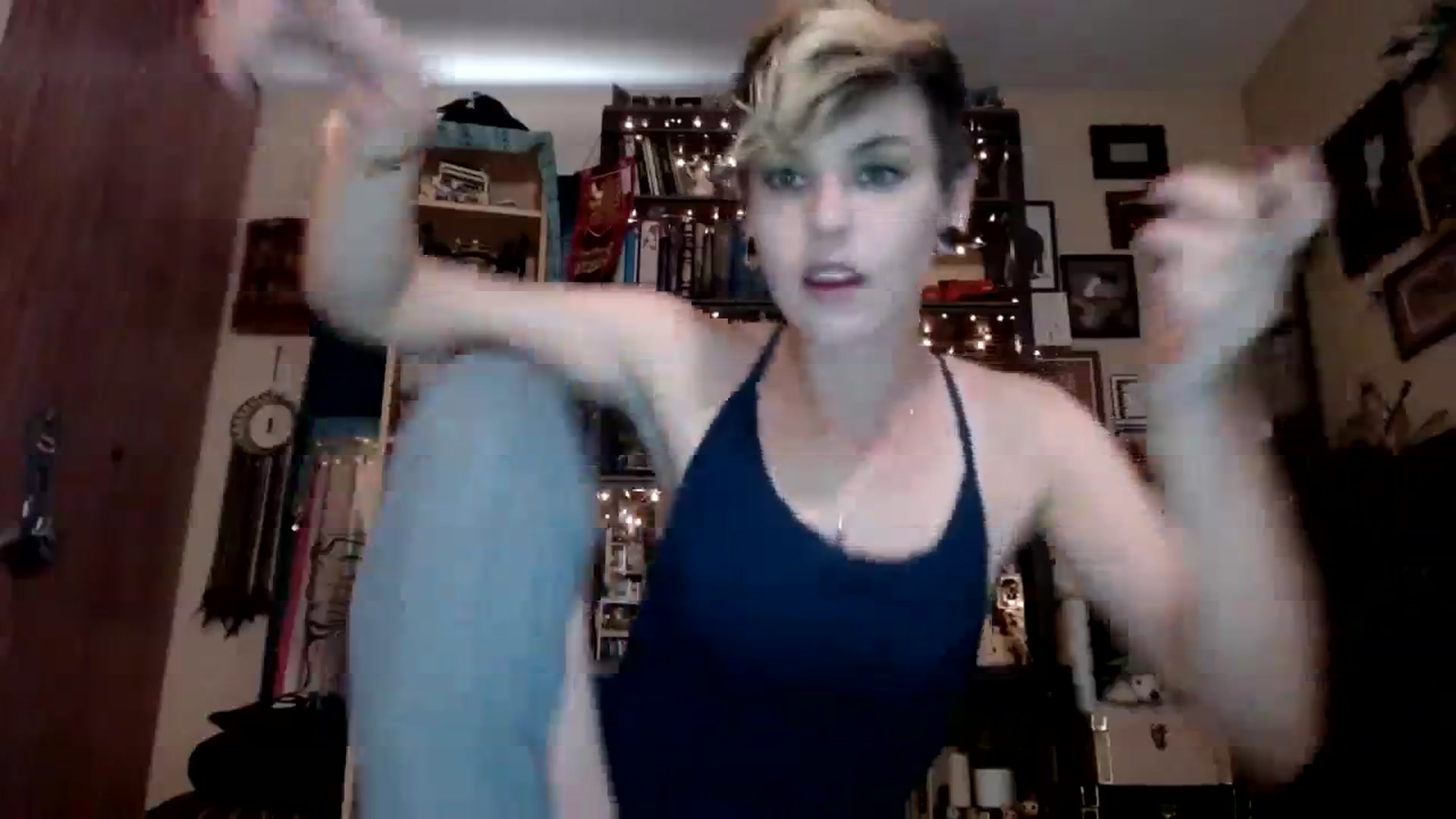 Gallery image thumbnail from Ancored's myfreecams stream on, 10/01/2023, 24:01 image 4 of 20