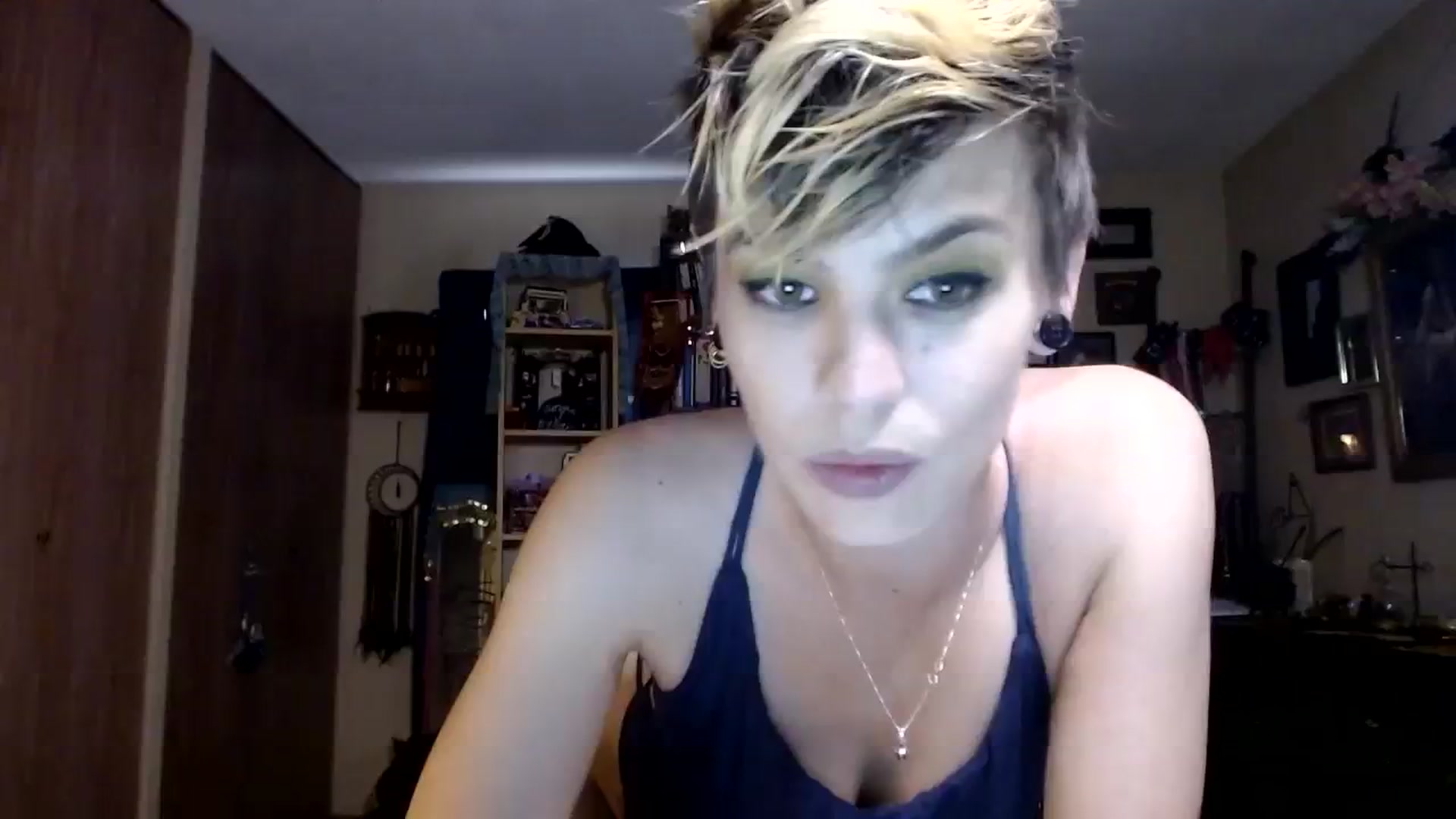 Gallery image thumbnail from Ancored's myfreecams stream on, 10/01/2023, 24:01 image 9 of 20