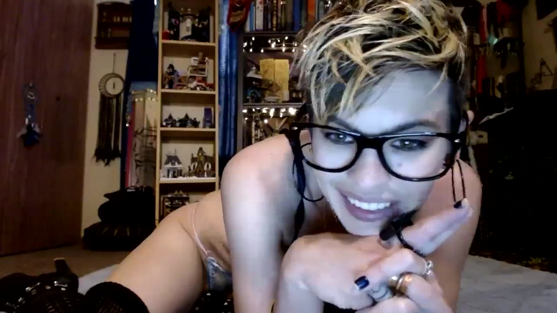 Gallery image thumbnail from Ancored's myfreecams stream on, 10/04/2023, 19:45 image 19 of 20