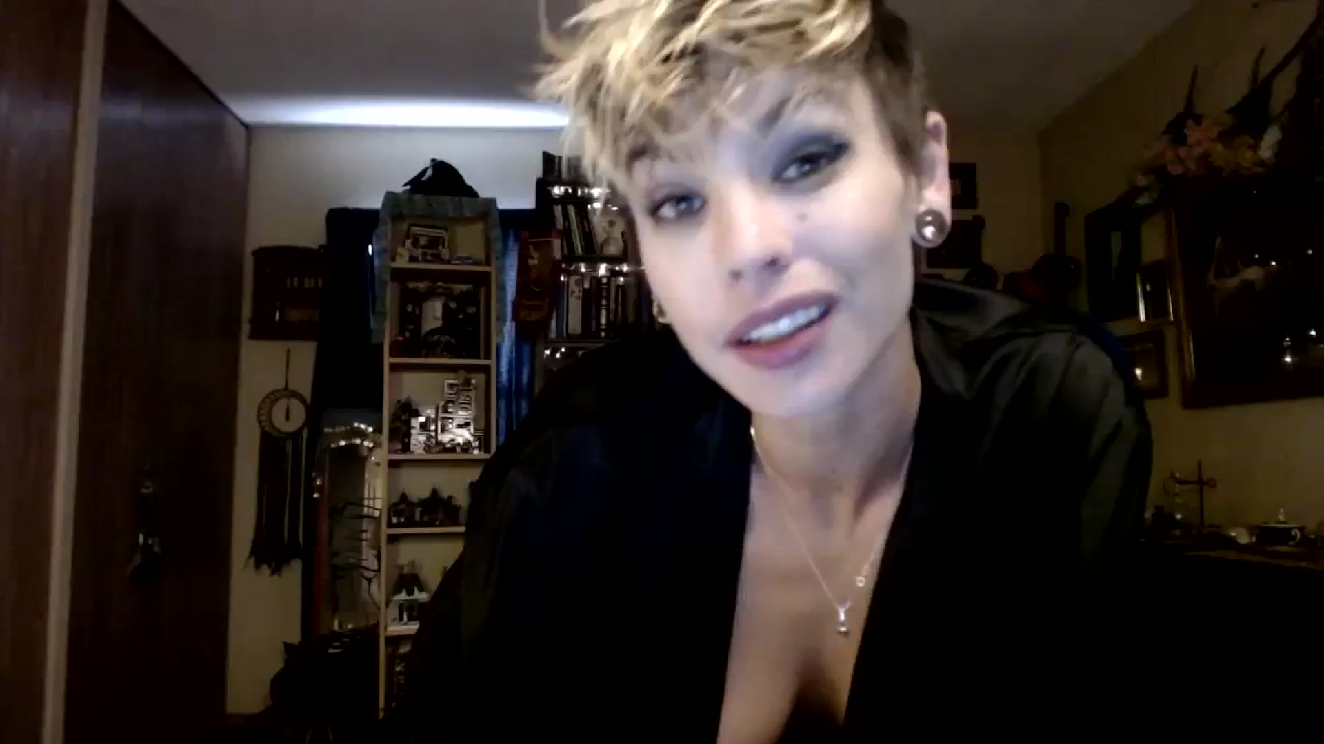 Gallery image thumbnail from Ancored's myfreecams stream on, 10/05/2023, 21:35 image 20 of 20