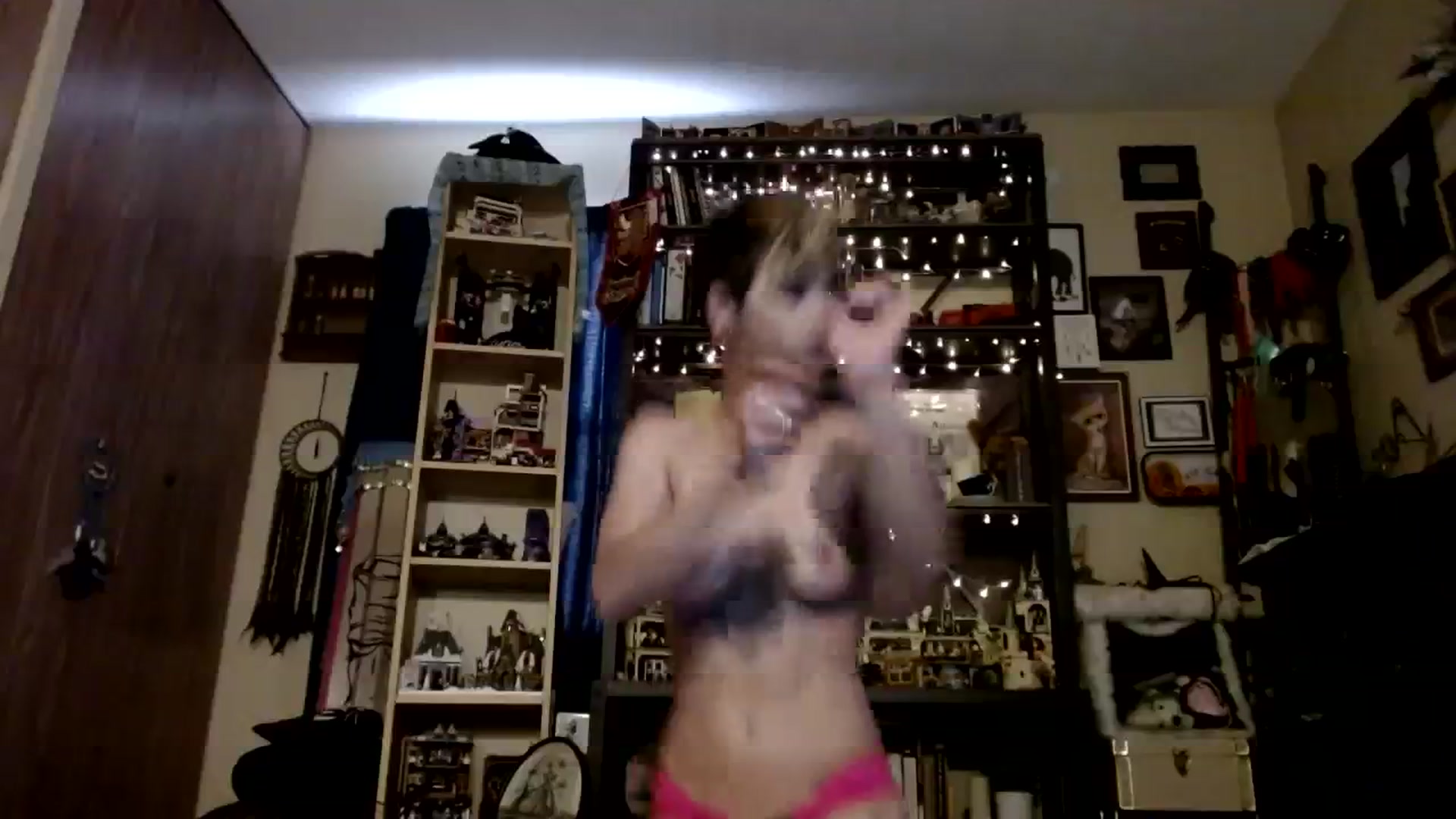 Gallery image thumbnail from Ancored's myfreecams stream on, 10/05/2023, 21:35 image 5 of 20