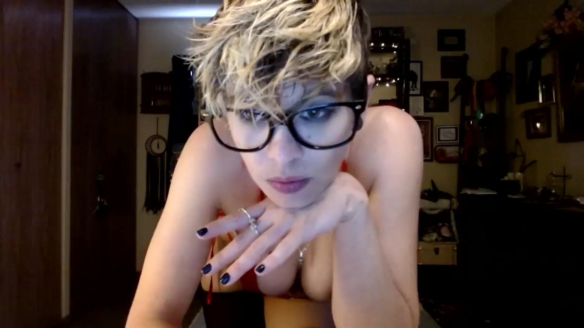 Gallery image thumbnail from Ancored's myfreecams stream on, 10/05/2023, 22:41 image 4 of 20