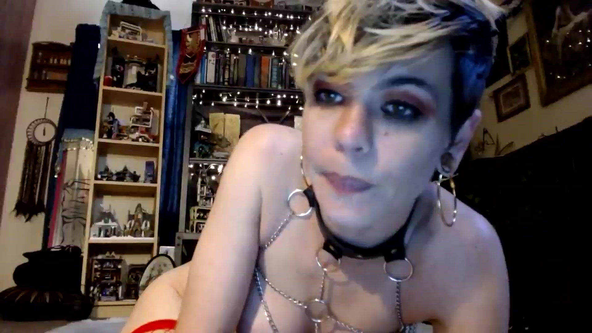 Gallery image thumbnail from Ancored's myfreecams stream on, 10/08/2023, 21:33 image 18 of 20