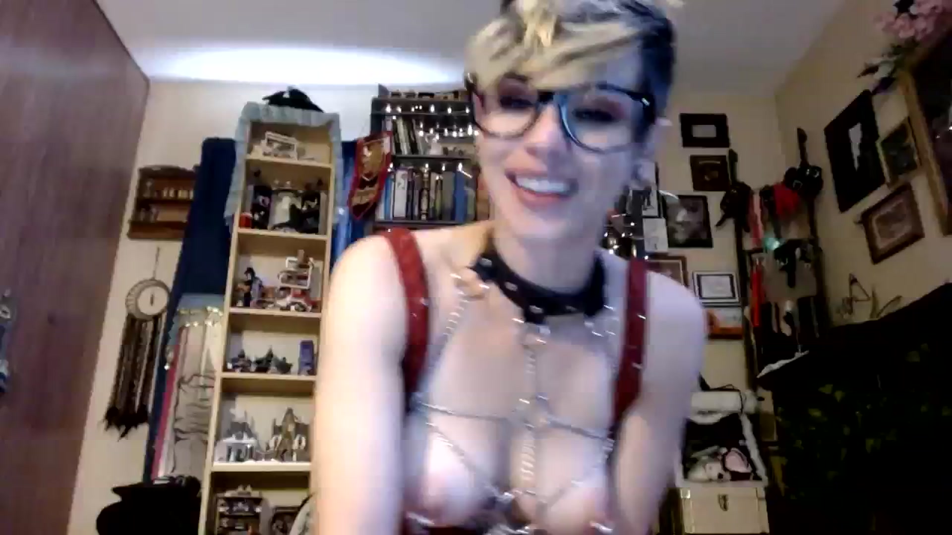 Gallery image thumbnail from Ancored's myfreecams stream on, 10/08/2023, 21:33 image 1 of 20