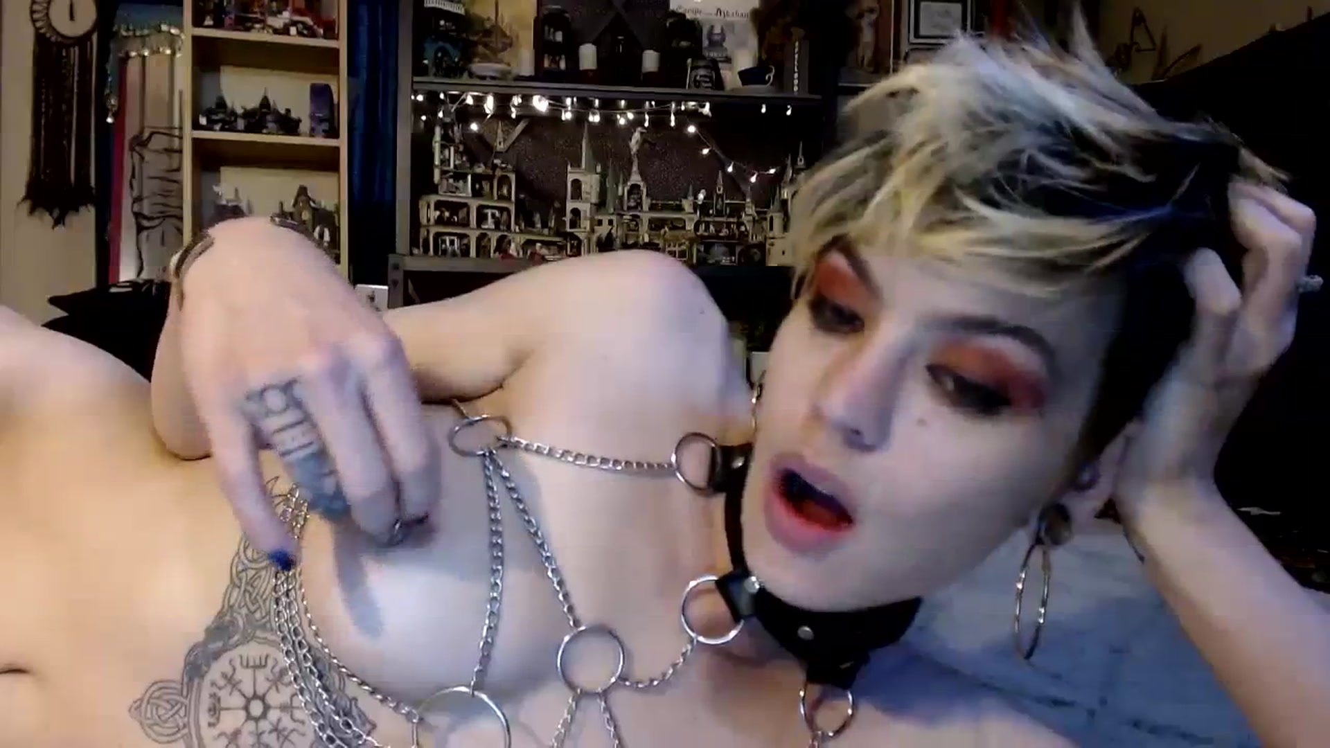 Gallery image thumbnail from Ancored's myfreecams stream on, 10/08/2023, 21:33 image 20 of 20
