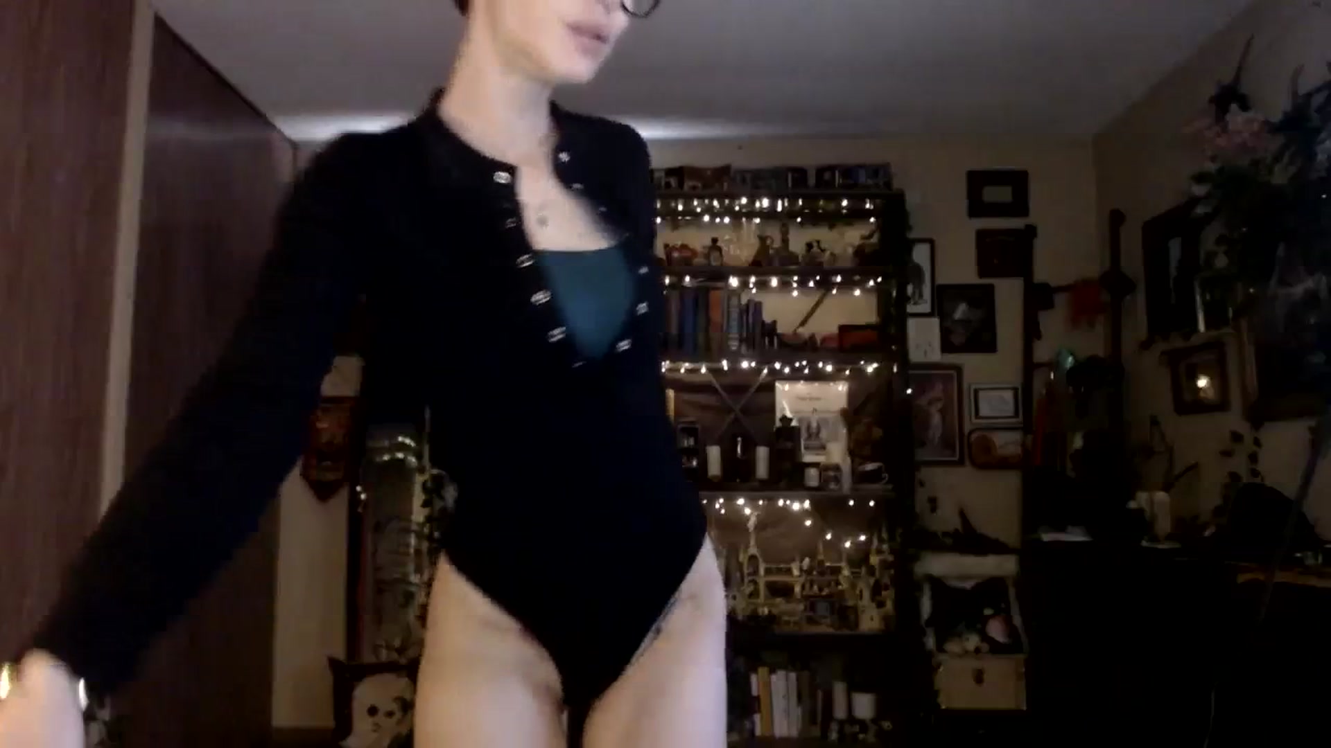 Gallery image thumbnail from Ancored's myfreecams stream on, 10/15/2023, 18:43 image 3 of 20