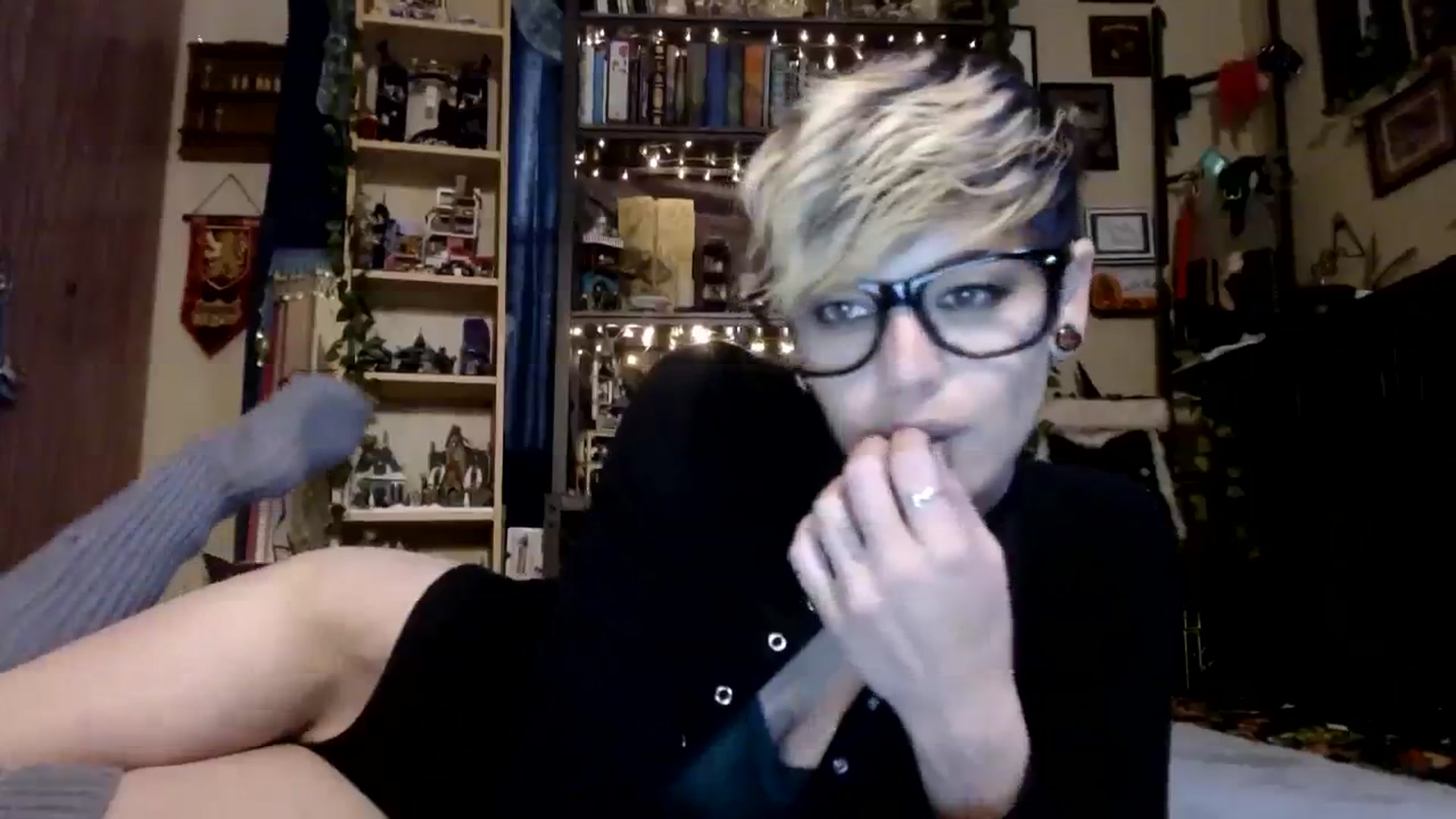 Gallery image thumbnail from Ancored's myfreecams stream on, 10/15/2023, 18:43 image 4 of 20