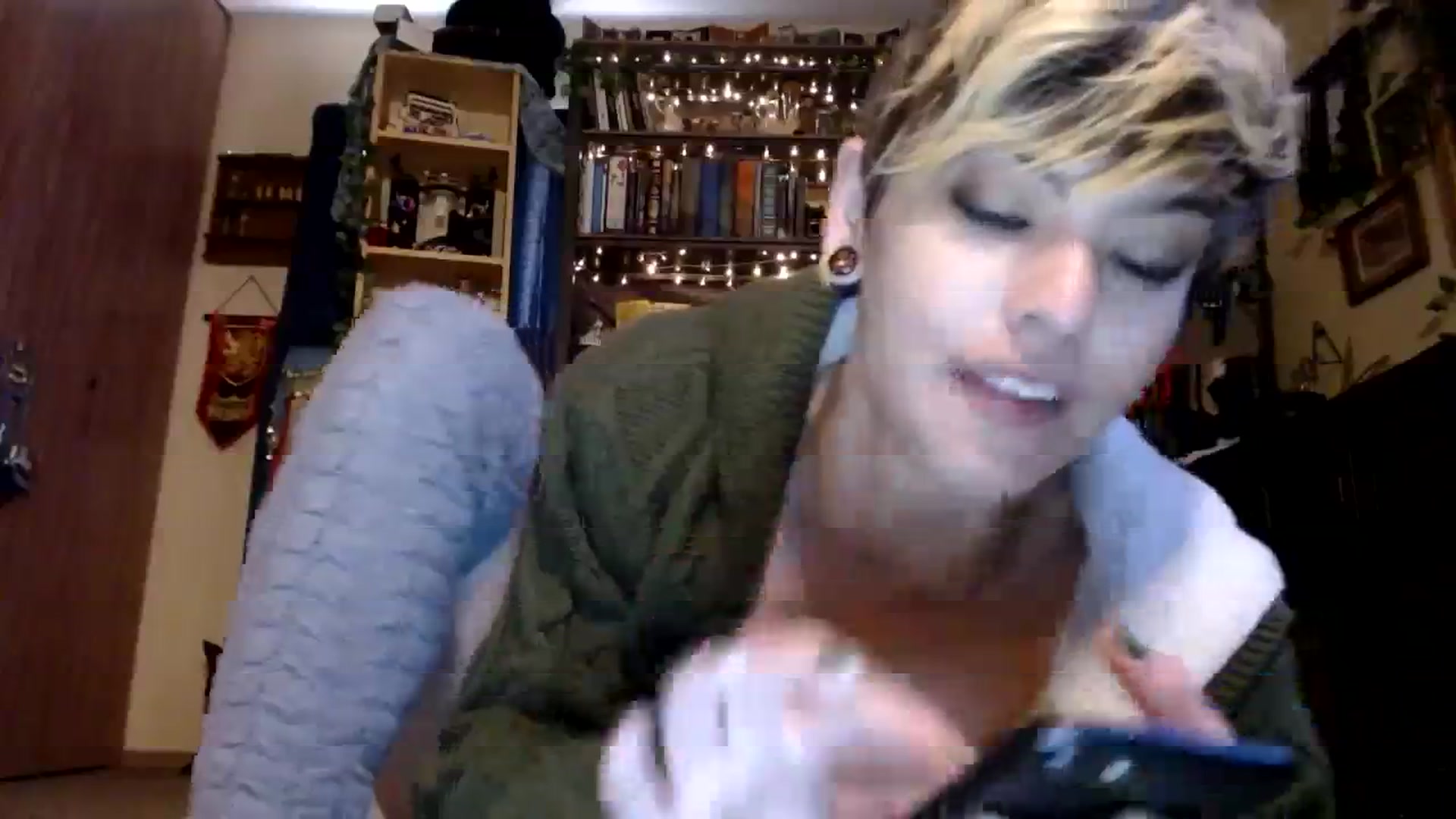 Gallery image thumbnail from Ancored's myfreecams stream on, 10/15/2023, 18:43 image 18 of 20