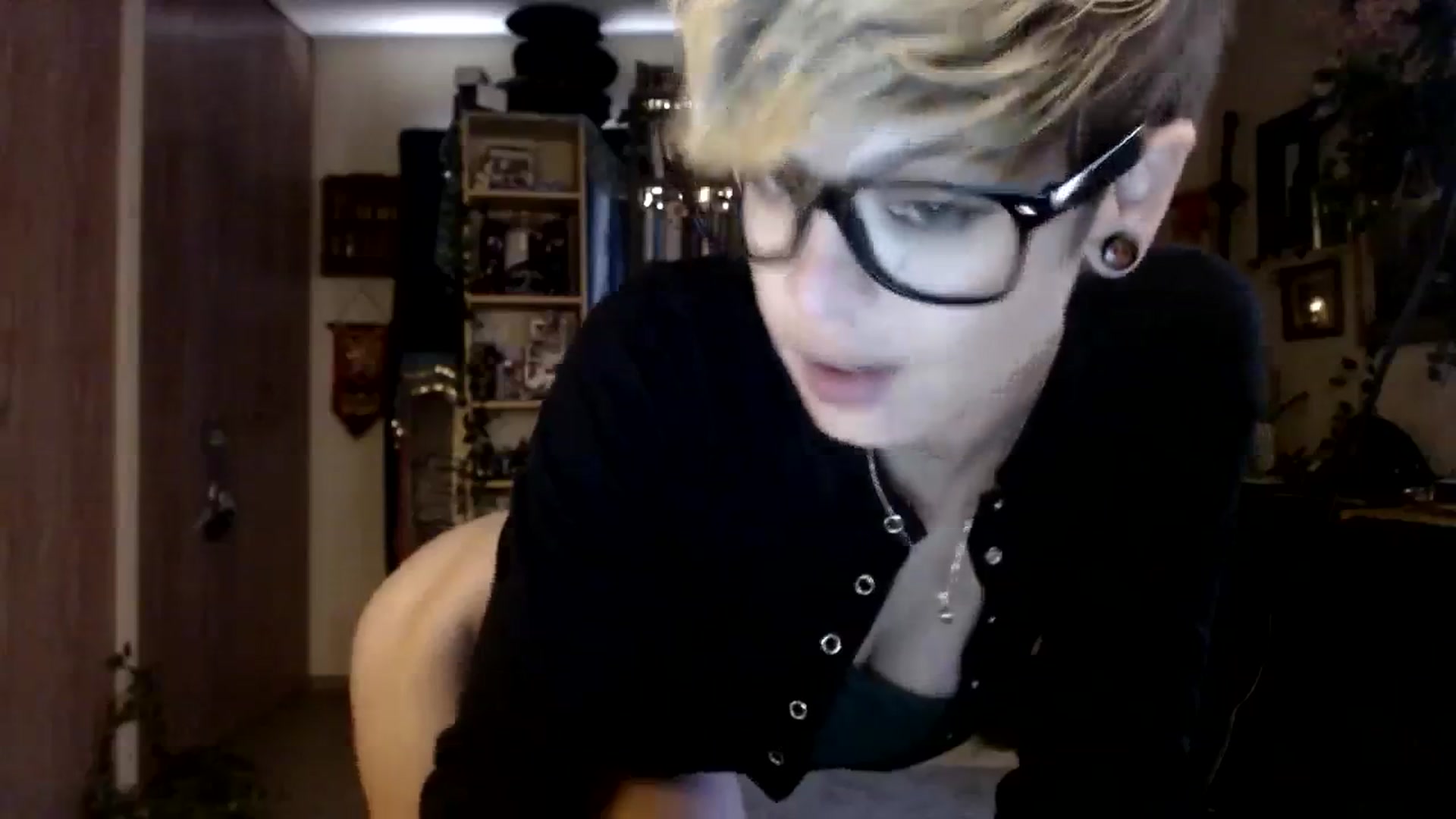 Gallery image thumbnail from Ancored's myfreecams stream on, 10/15/2023, 18:43 image 2 of 20