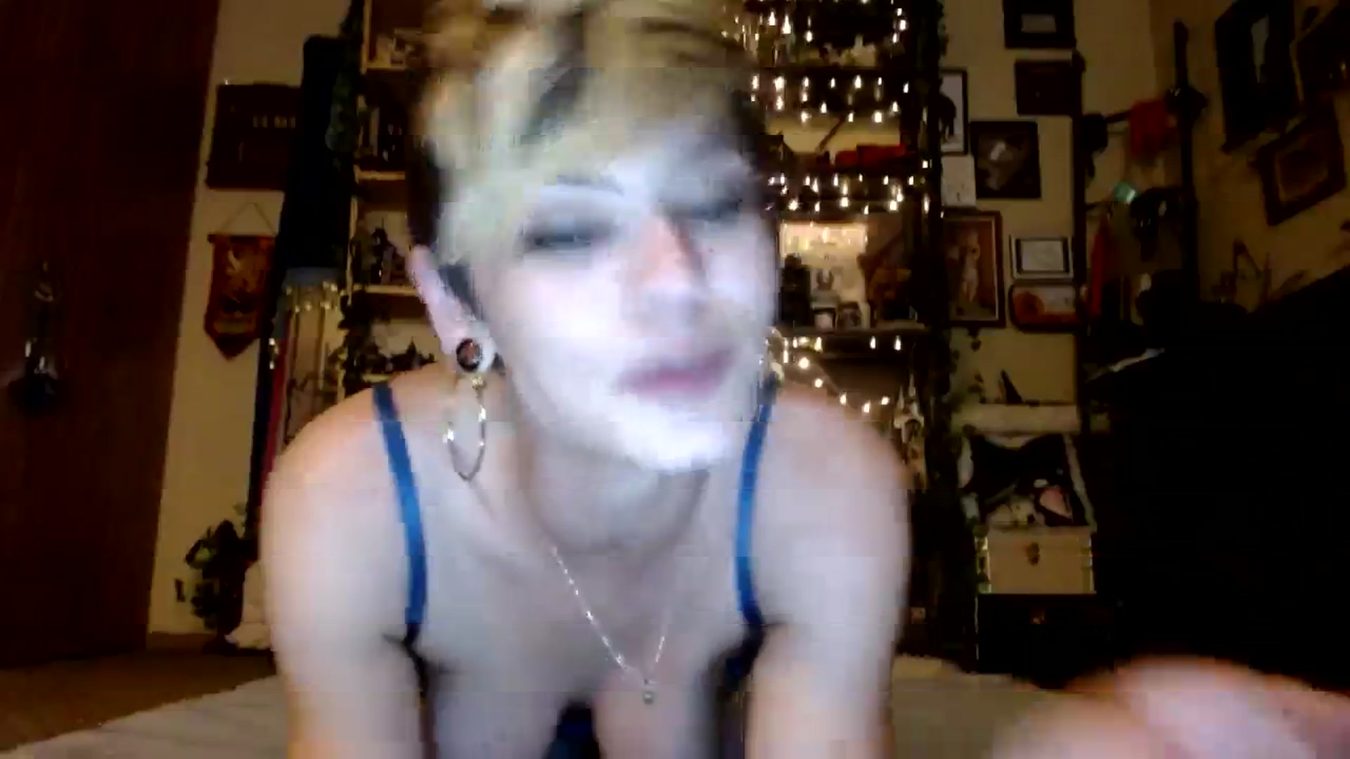 Gallery image thumbnail from Ancored's myfreecams stream on, 10/16/2023, 01:31 image 8 of 20