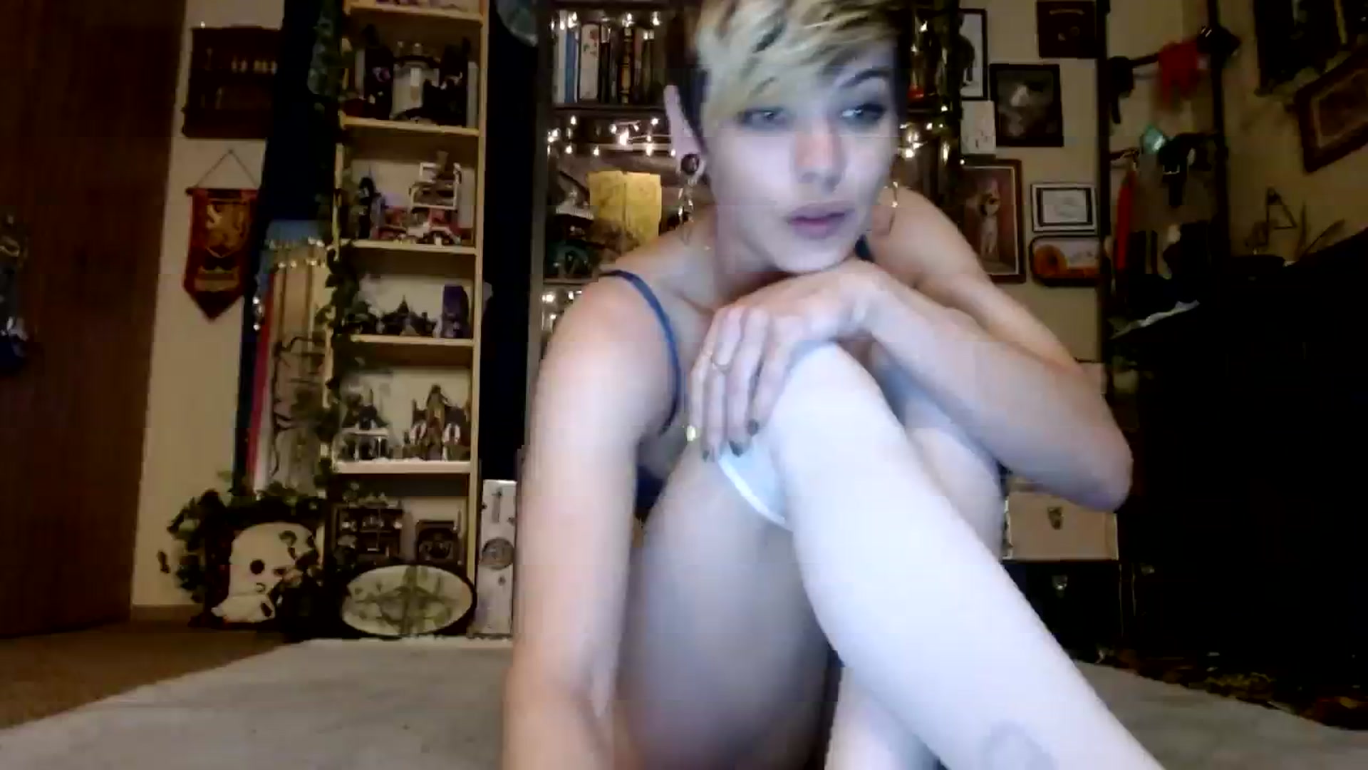 Gallery image thumbnail from Ancored's myfreecams stream on, 10/16/2023, 01:31 image 16 of 20