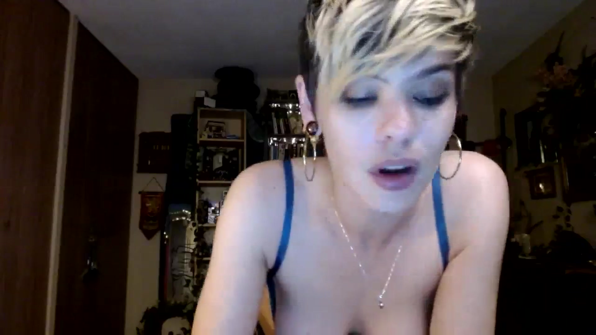 Gallery image thumbnail from Ancored's myfreecams stream on, 10/16/2023, 02:22 image 12 of 20