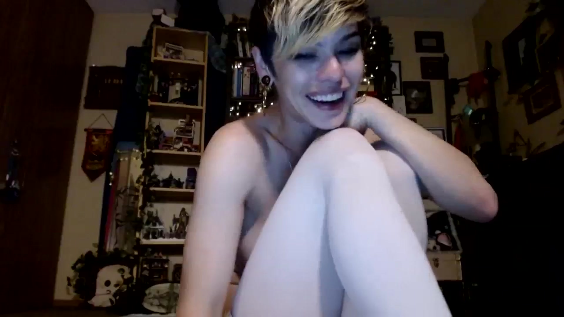 Gallery image thumbnail from Ancored's myfreecams stream on, 10/16/2023, 02:22 image 20 of 20