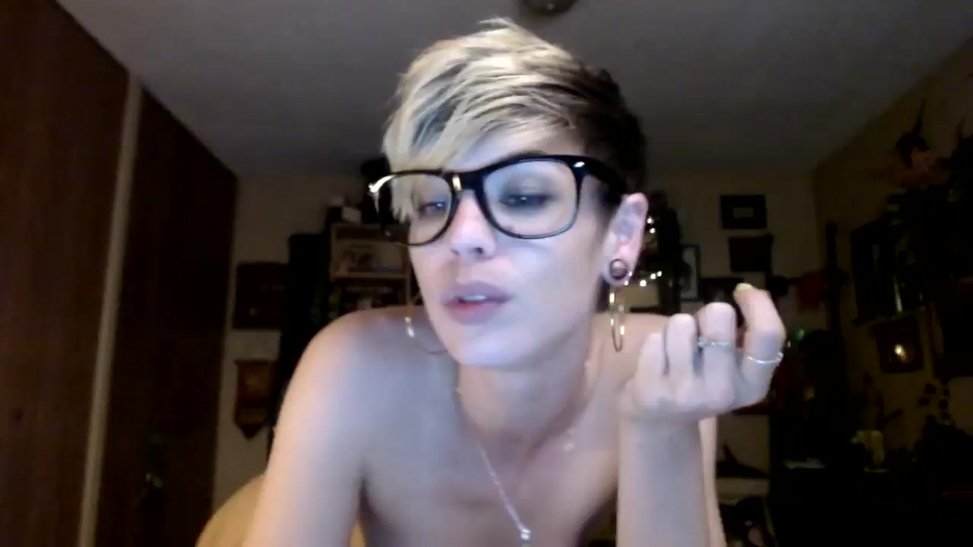 Gallery image thumbnail from Ancored's myfreecams stream on, 10/16/2023, 03:08 image 17 of 20