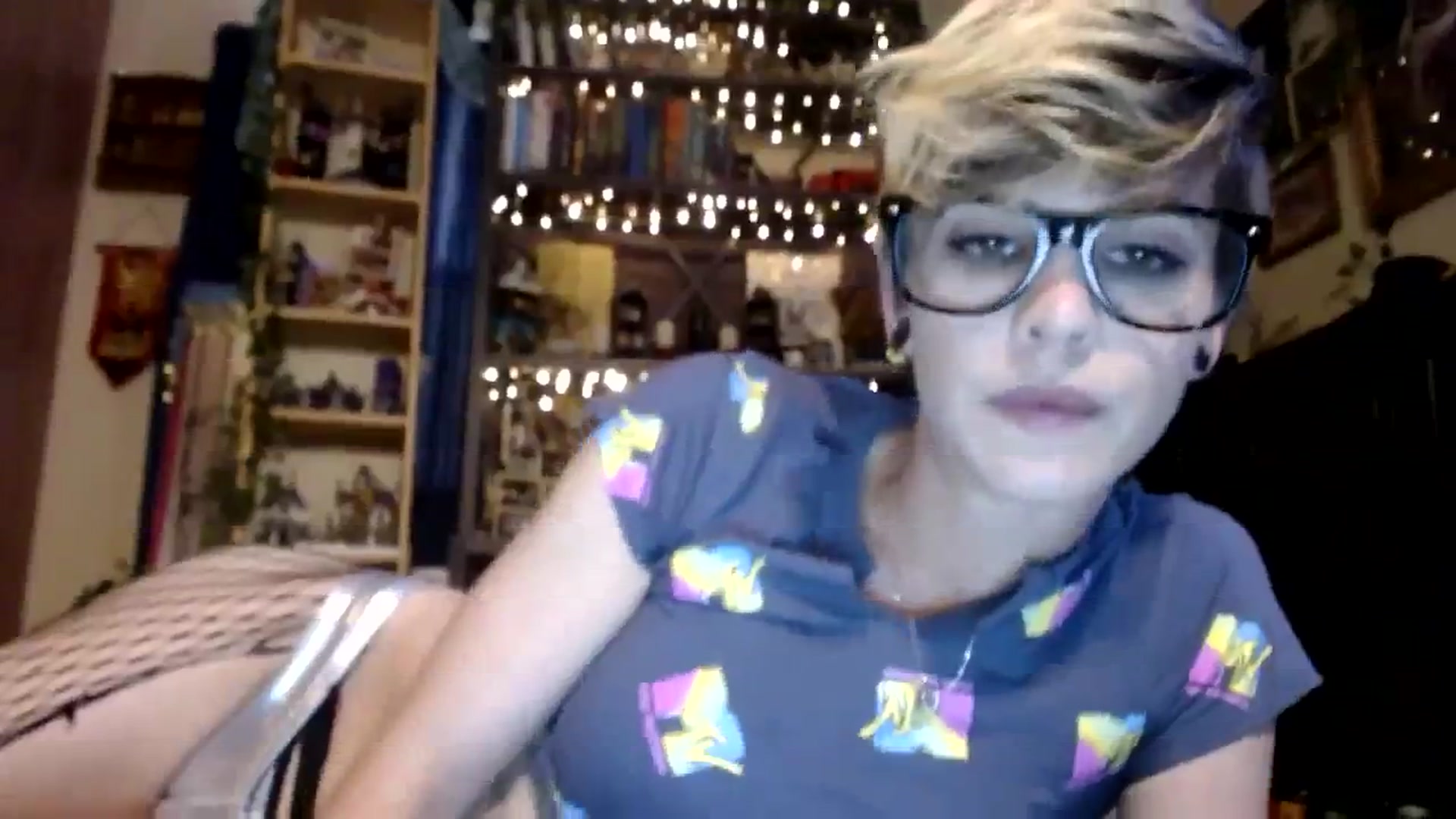 Gallery image thumbnail from Ancored's myfreecams stream on, 10/19/2023, 19:27 image 9 of 20
