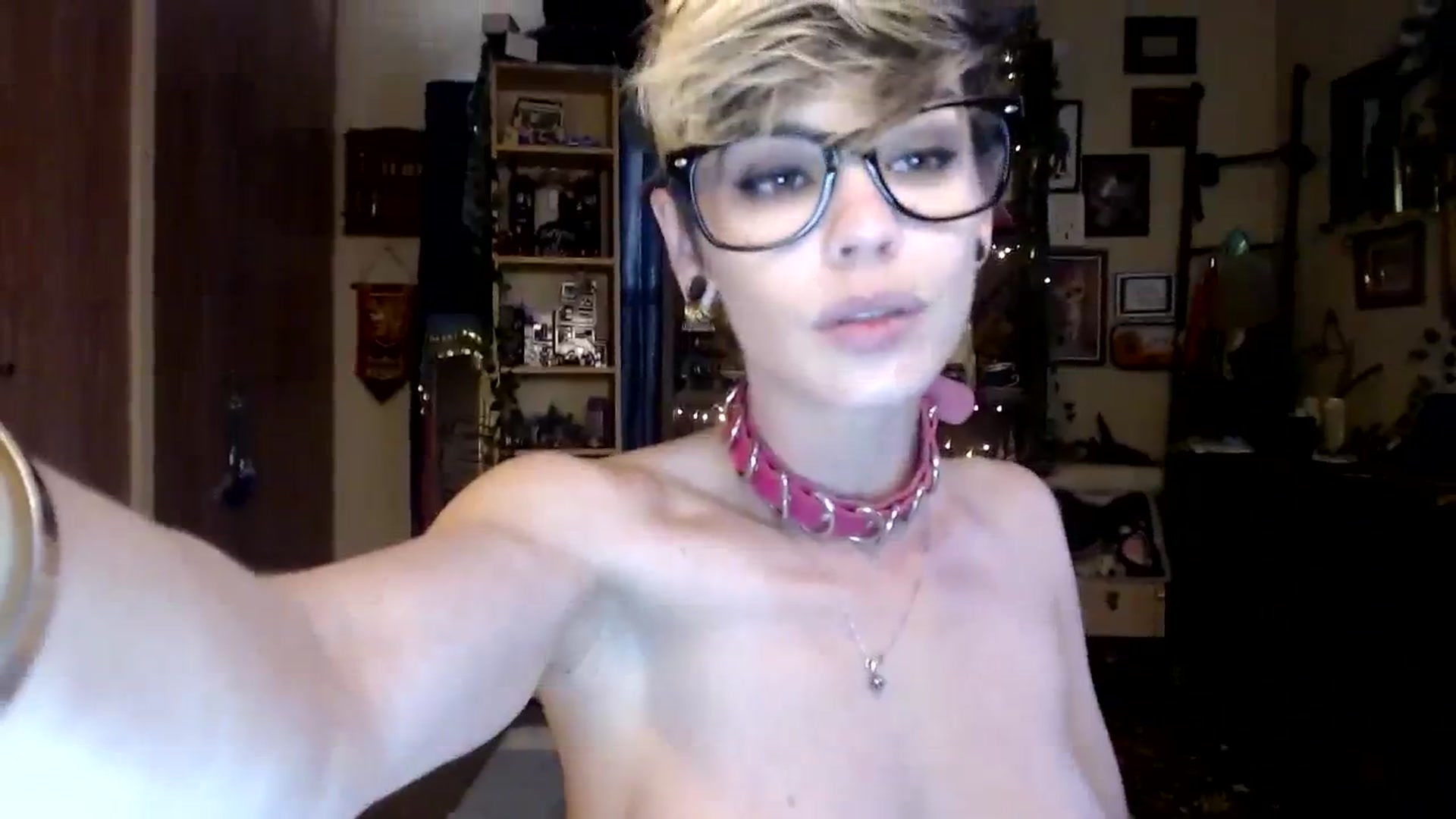 Gallery image thumbnail from Ancored's myfreecams stream on, 10/19/2023, 21:15 image 9 of 20