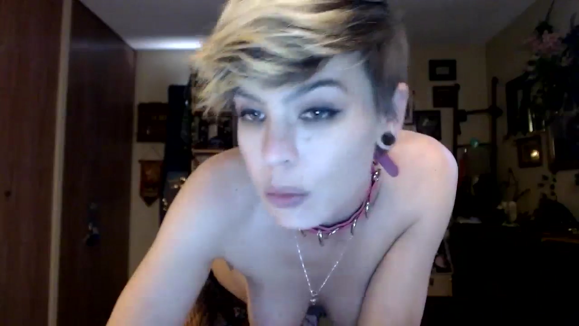 Gallery image thumbnail from Ancored's myfreecams stream on, 10/19/2023, 21:15 image 19 of 20