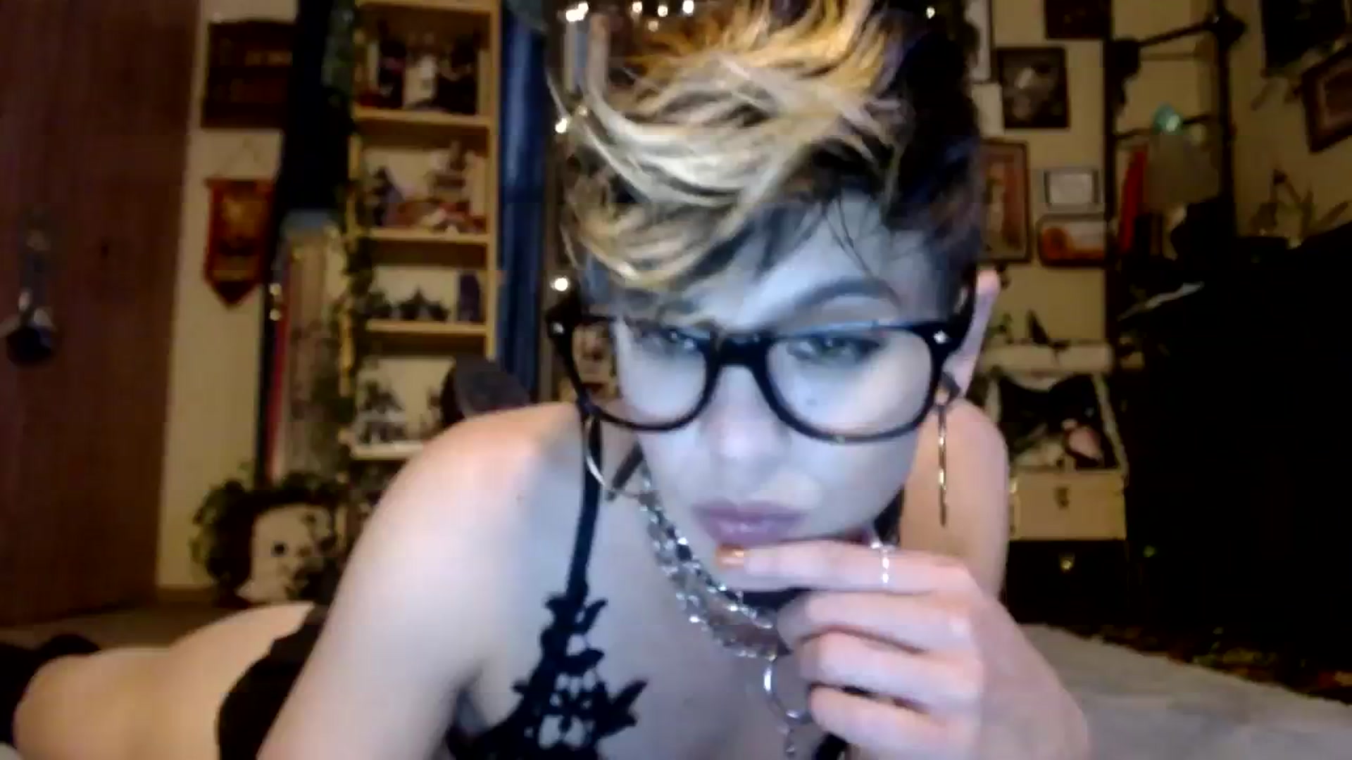 Gallery image thumbnail from Ancored's myfreecams stream on, 10/20/2023, 22:05 image 3 of 20