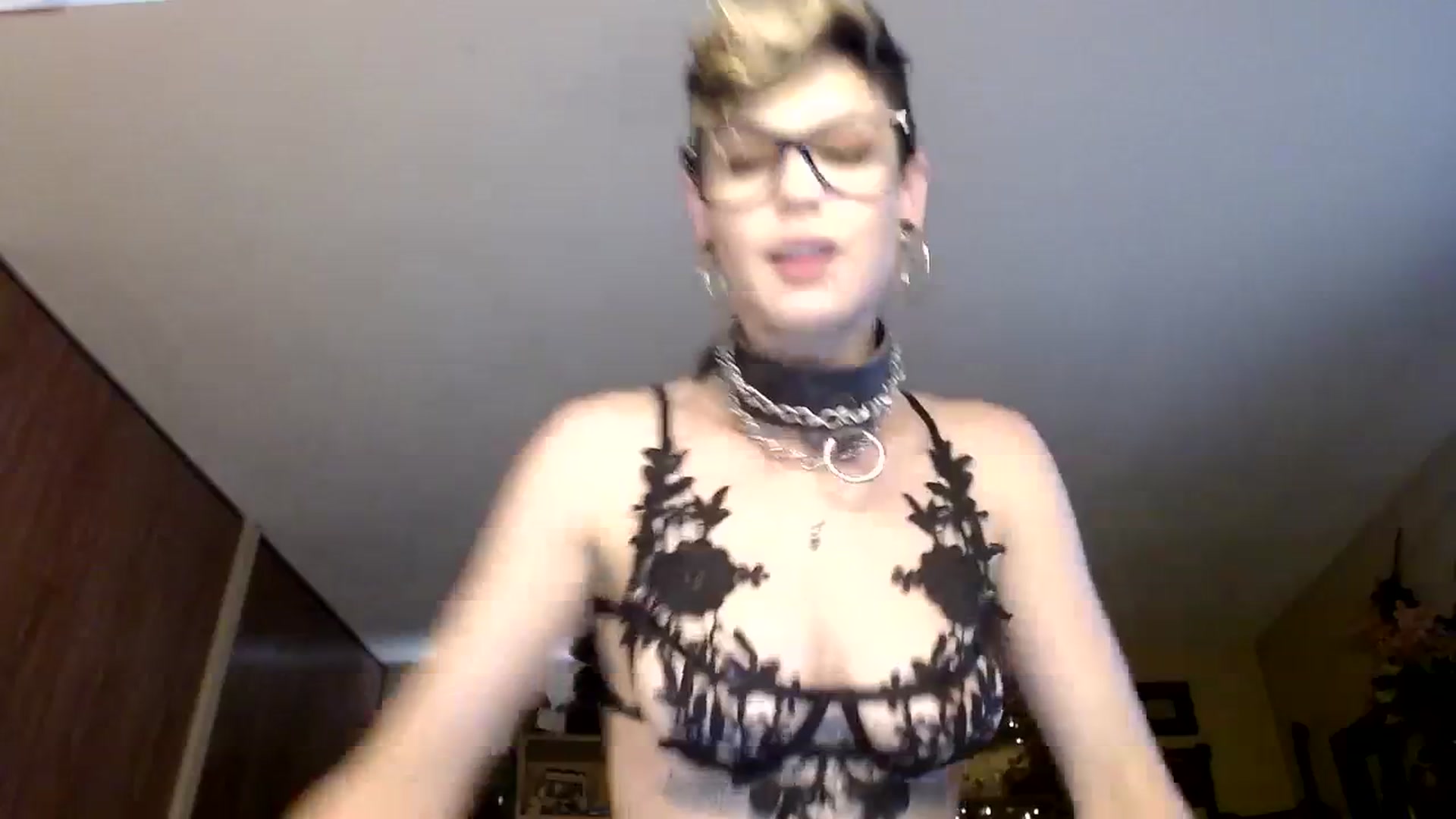 Gallery image thumbnail from Ancored's myfreecams stream on, 10/20/2023, 22:05 image 12 of 20