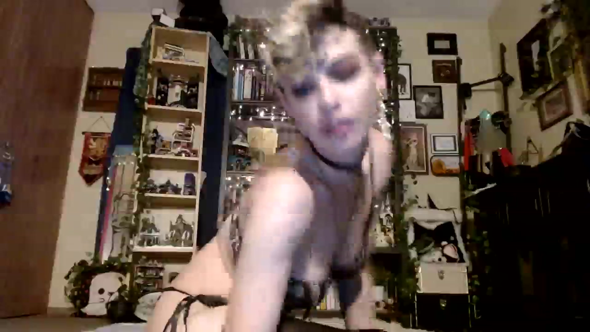 Gallery image thumbnail from Ancored's myfreecams stream on, 10/22/2023, 03:01 image 12 of 20