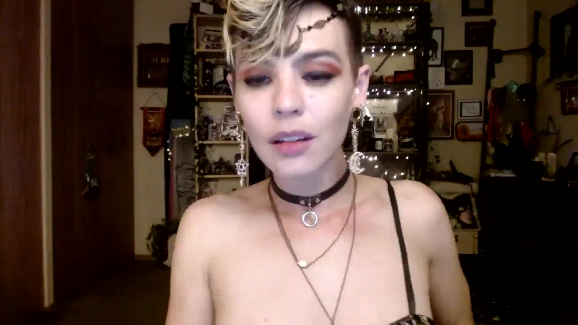 Gallery image thumbnail from Ancored's myfreecams stream on, 10/22/2023, 03:01 image 20 of 20