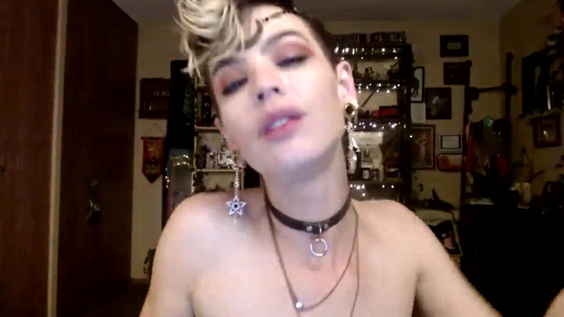 Gallery image thumbnail from Ancored's myfreecams stream on, 10/22/2023, 03:58 image 3 of 20