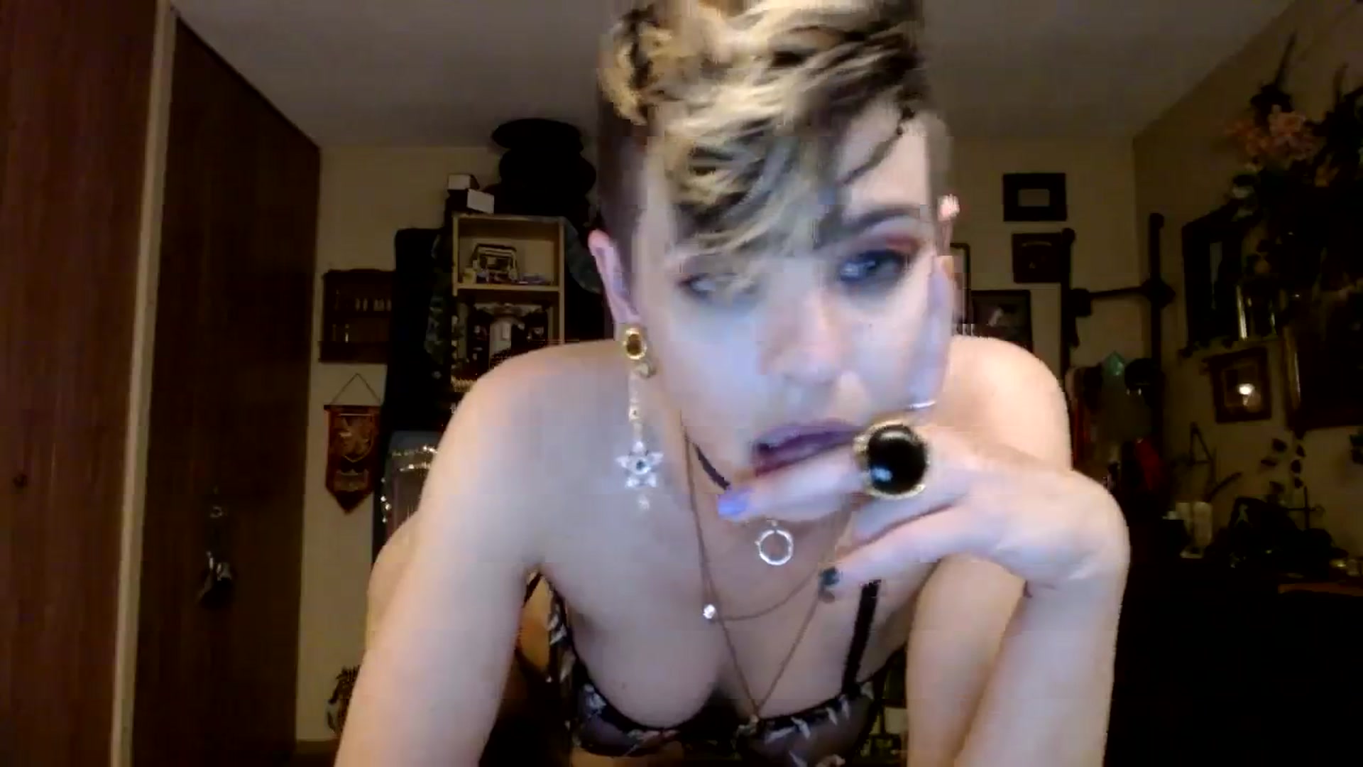 Gallery image thumbnail from Ancored's myfreecams stream on, 10/22/2023, 03:58 image 7 of 20