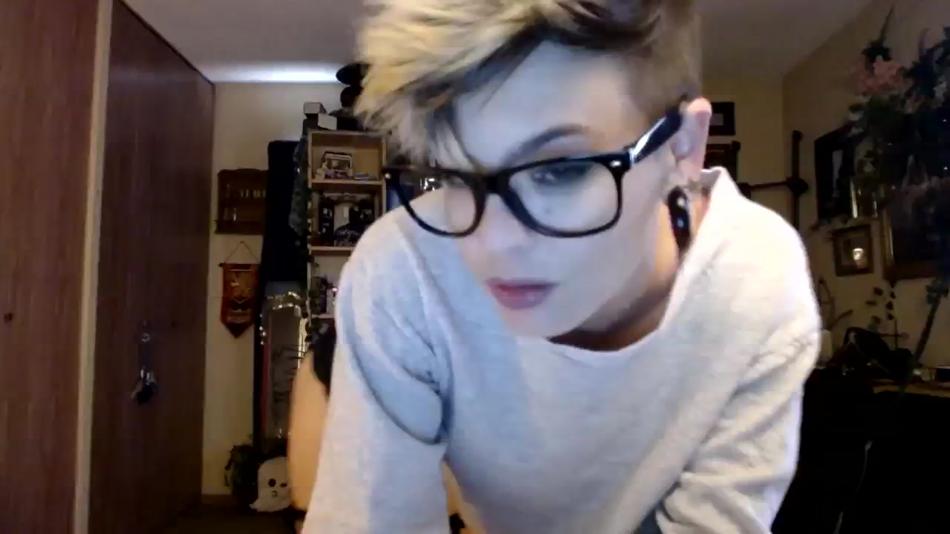 Gallery image thumbnail from Ancored's myfreecams stream on, 10/23/2023, 19:57 image 8 of 20