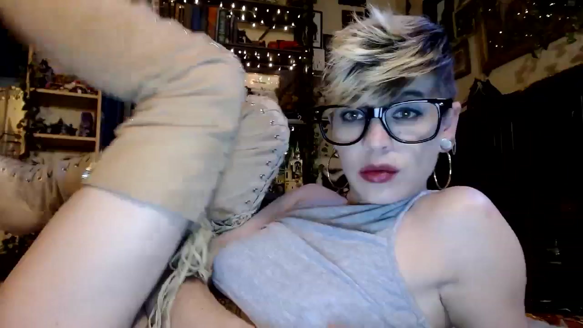 Gallery image thumbnail from Ancored's myfreecams stream on, 10/24/2023, 21:08 image 7 of 20