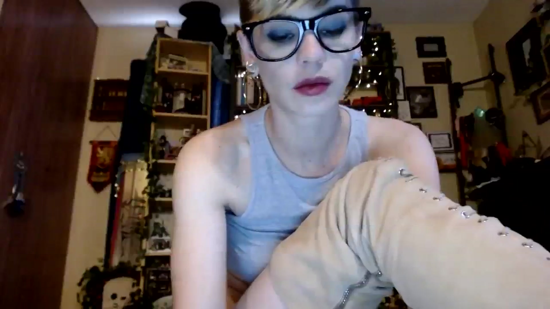 Gallery image thumbnail from Ancored's myfreecams stream on, 10/24/2023, 21:08 image 14 of 20