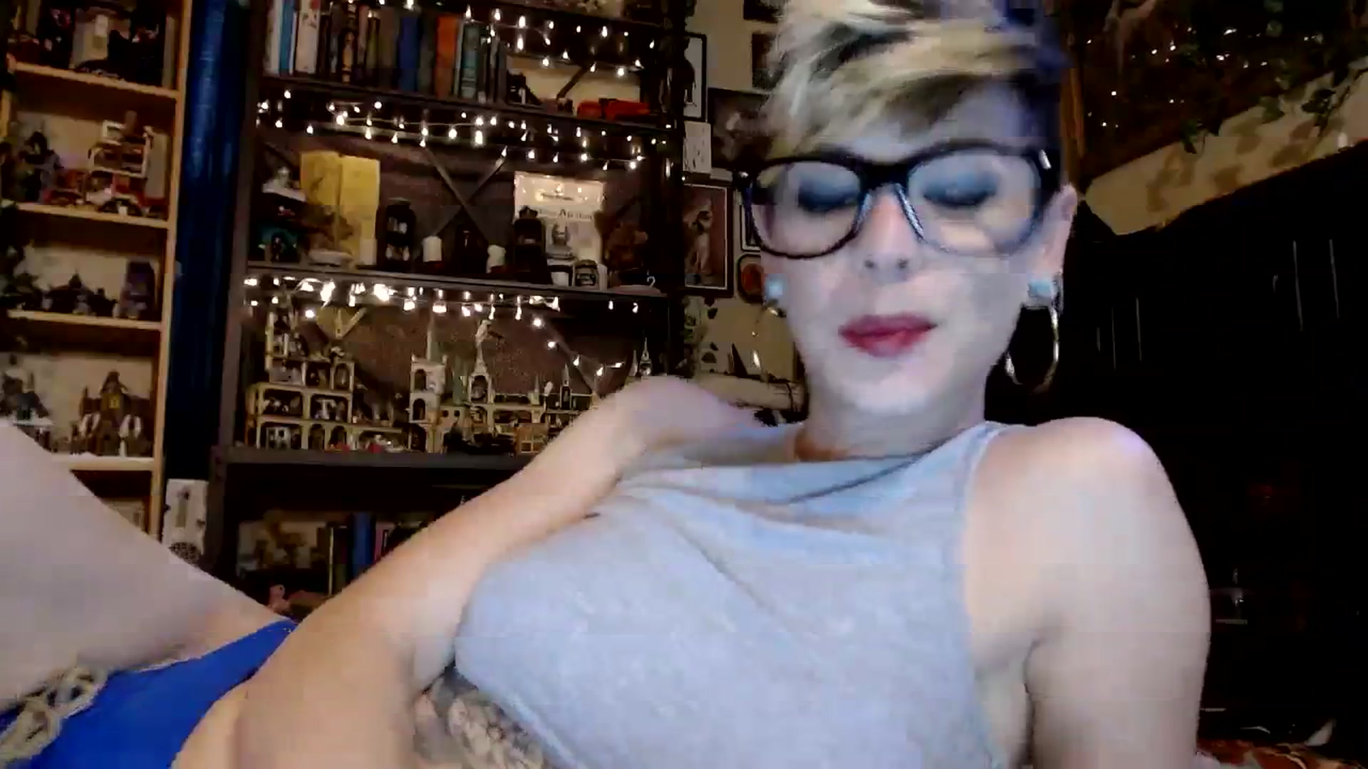 Gallery image thumbnail from Ancored's myfreecams stream on, 10/24/2023, 21:08 image 10 of 20