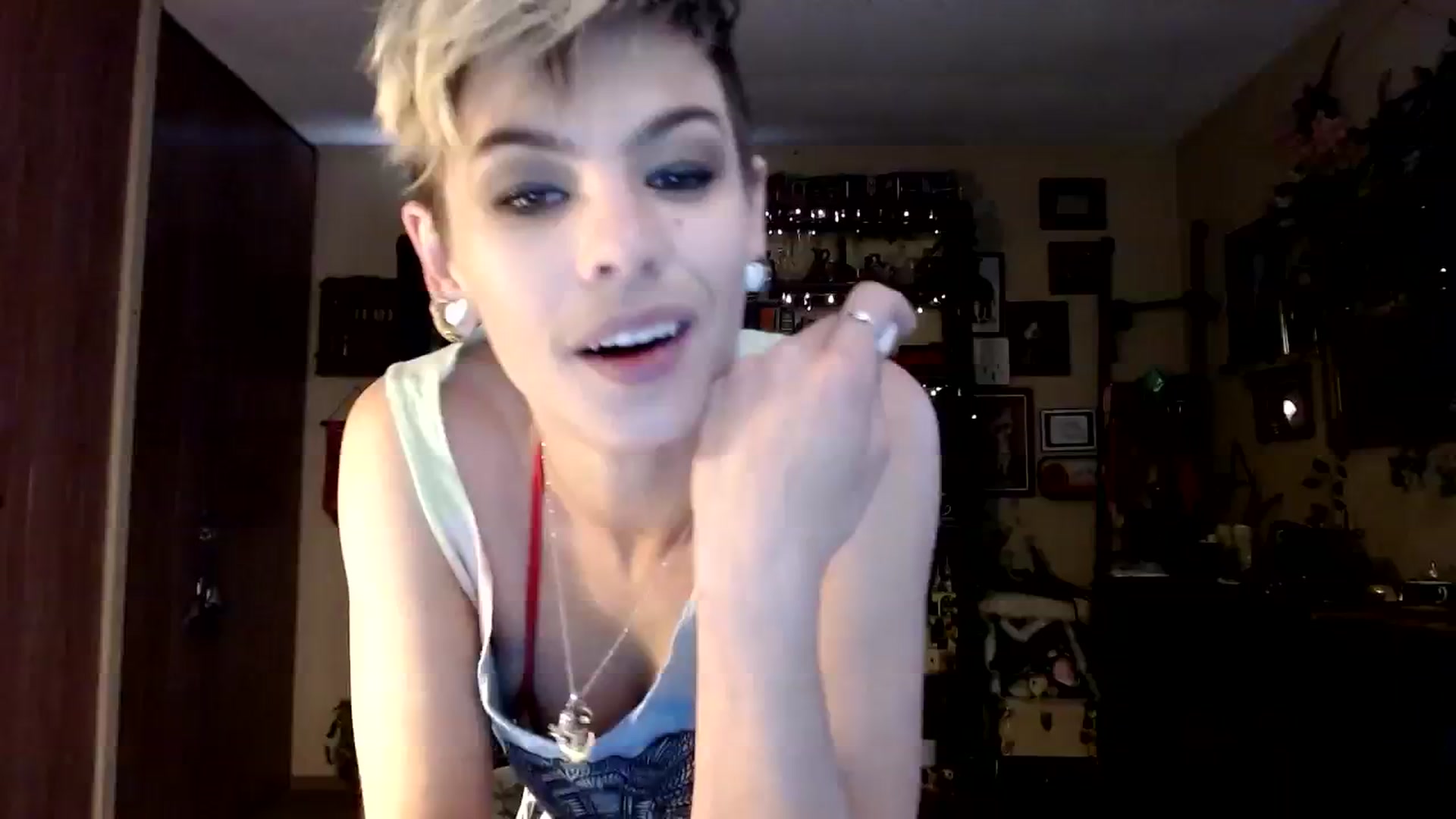 Gallery image thumbnail from Ancored's myfreecams stream on, 10/25/2023, 20:42 image 1 of 20