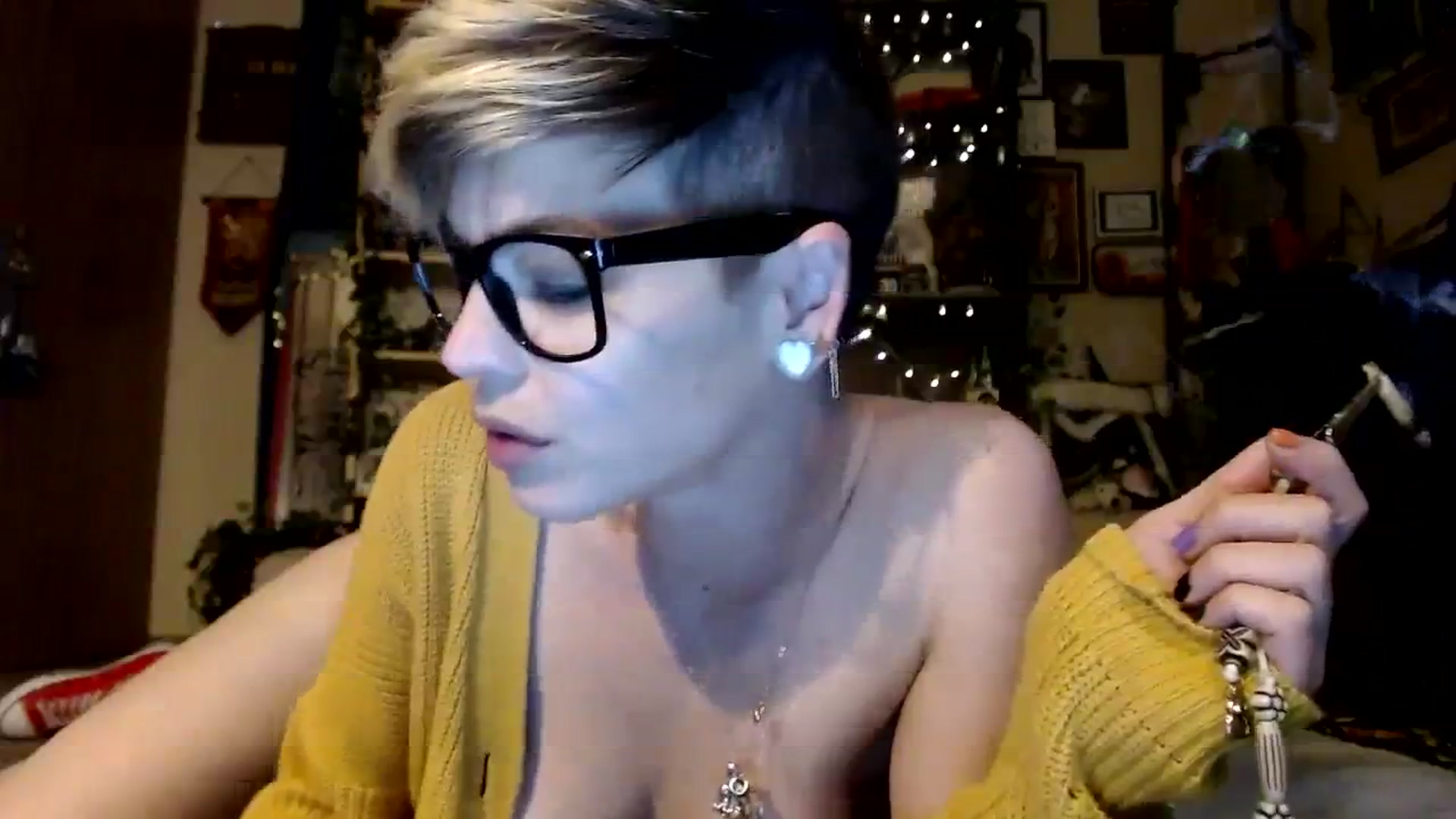 Gallery image thumbnail from Ancored's myfreecams stream on, 10/26/2023, 24:01 image 13 of 20